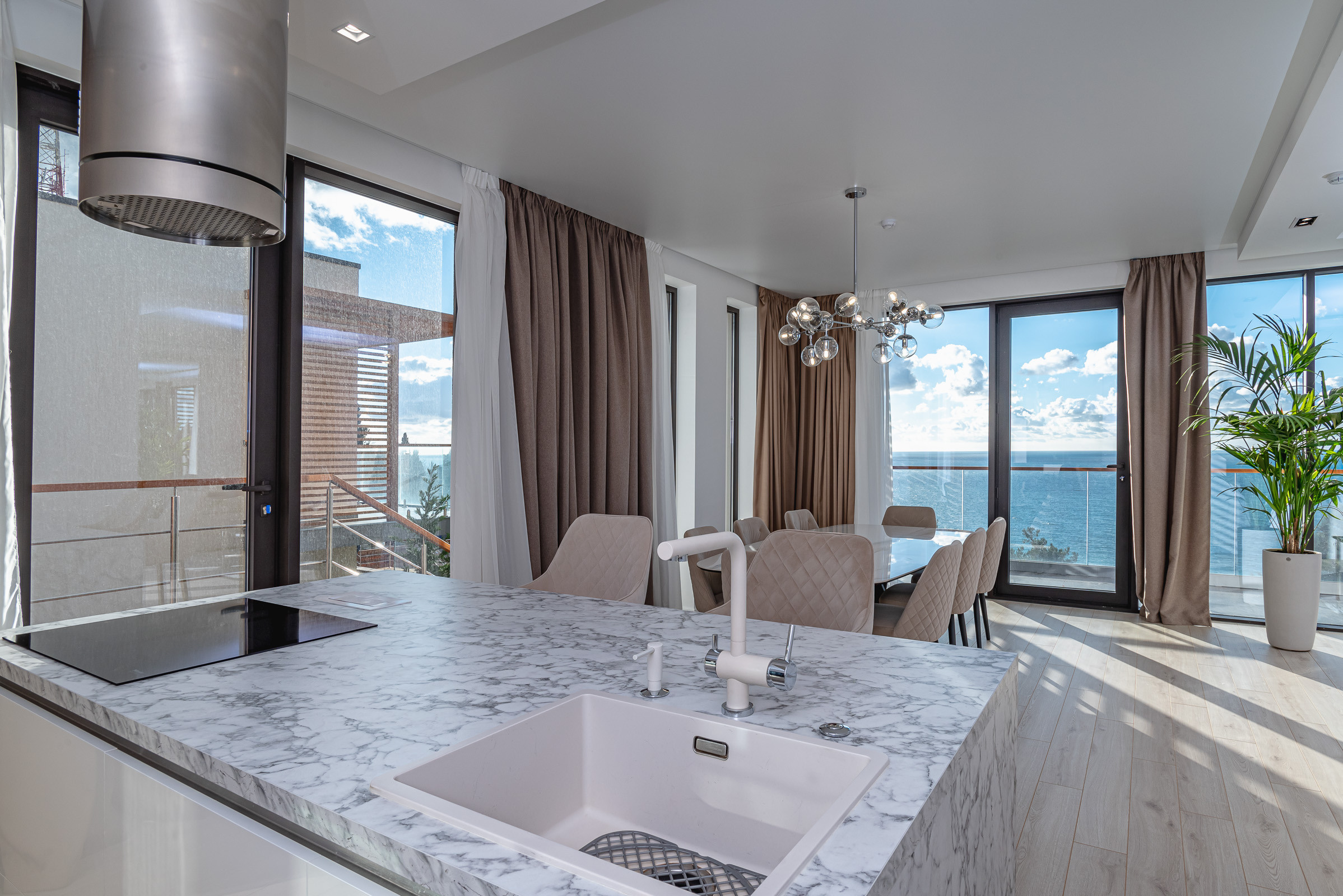 Съемка двухэтажного коттеджа в пгт. Парковое для портфолио. Фотограф интерьеров Фотосъемка рекламы в Ялте и по Крыму