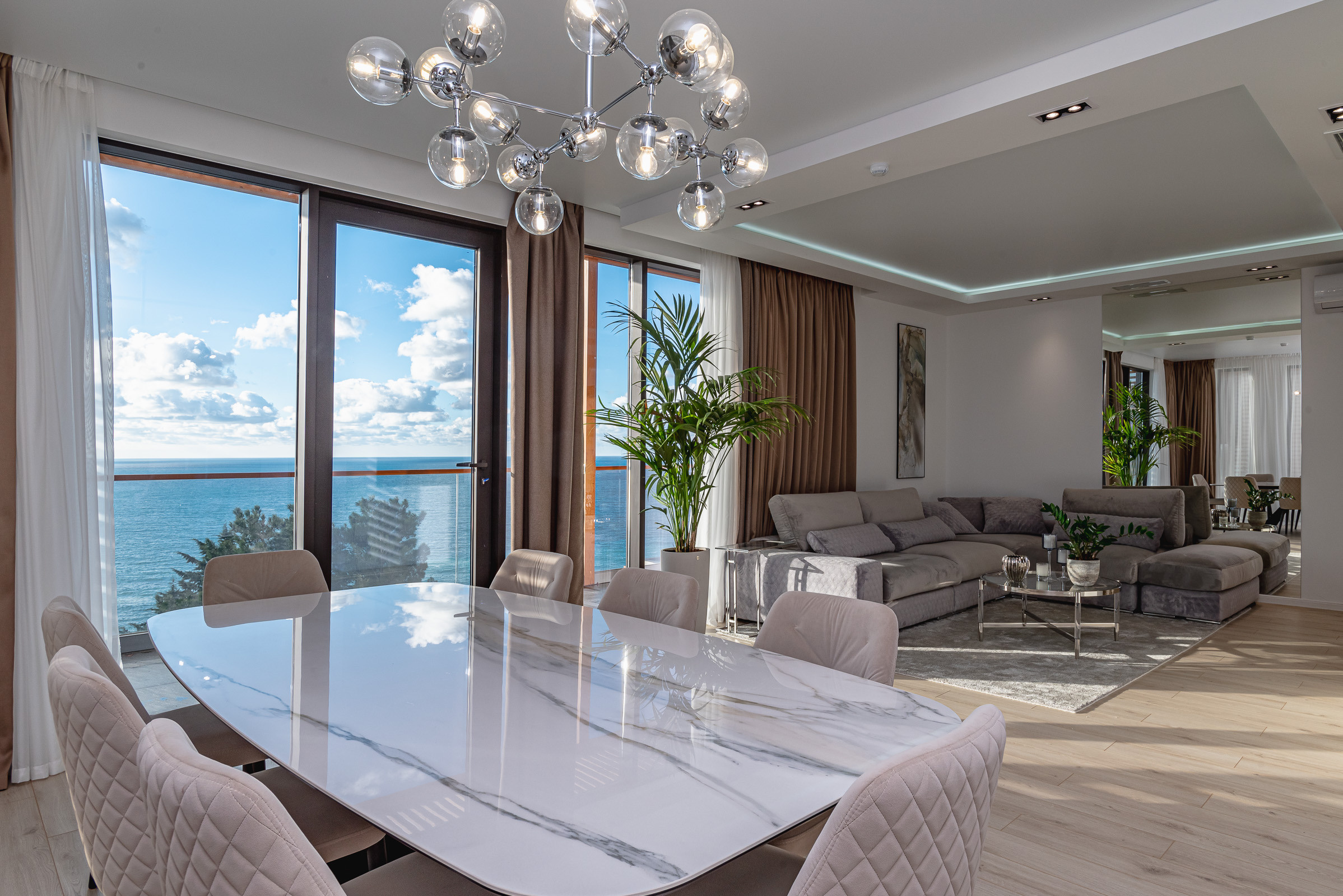 Съемка двухэтажного коттеджа в пгт. Парковое для портфолио. Фотограф интерьеров Фотосъемка рекламы в Ялте и по Крыму