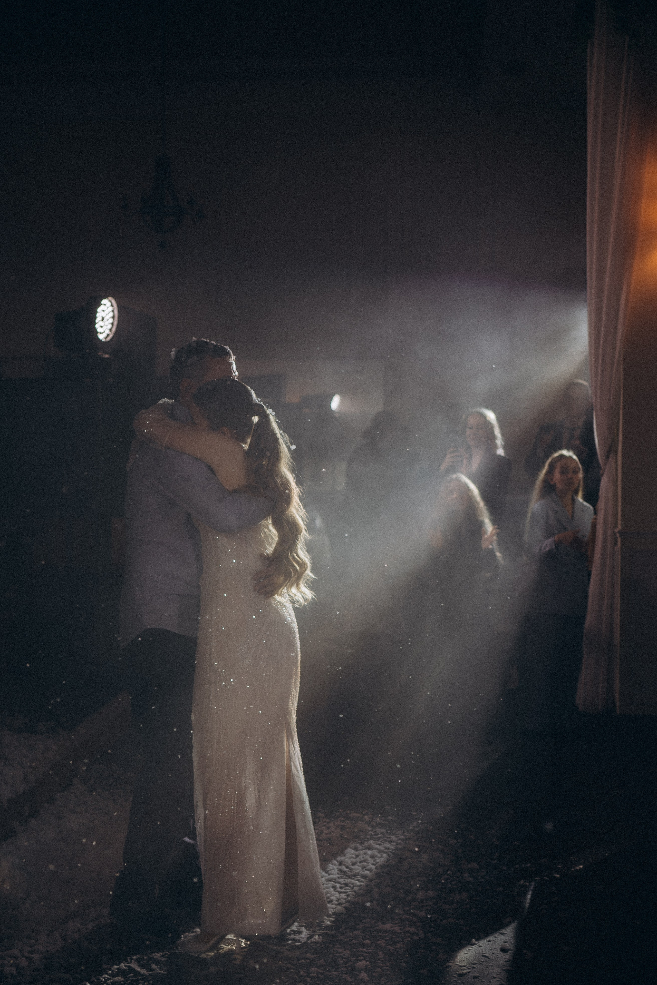 ТАНЕЦ С ПАПОЙ СВАДЕБНМ БАНКЕТЕ (СНЯТО В СИБИРЕ В НИЖНЕВАРТОВСКЕ). Профессиональный фотограф, Санкт-Петербург — Виктория Богомолова