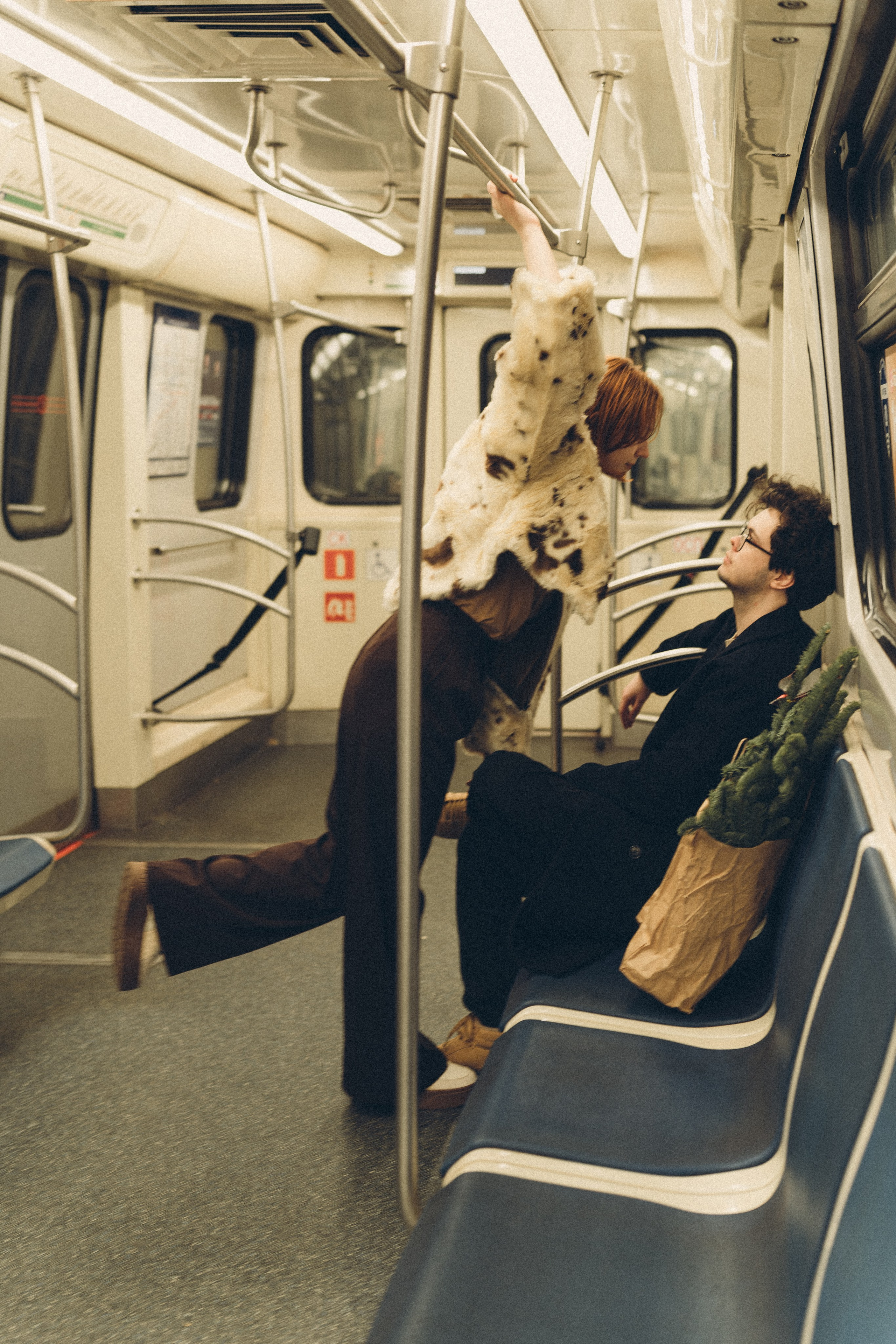 НОВОГОДНЯЯ ФОТОСЕСИИЯ ПАРЫ В МЕТРО ЛЮБОВЬ. Профессиональный фотограф, Санкт-Петербург — Виктория Богомолова