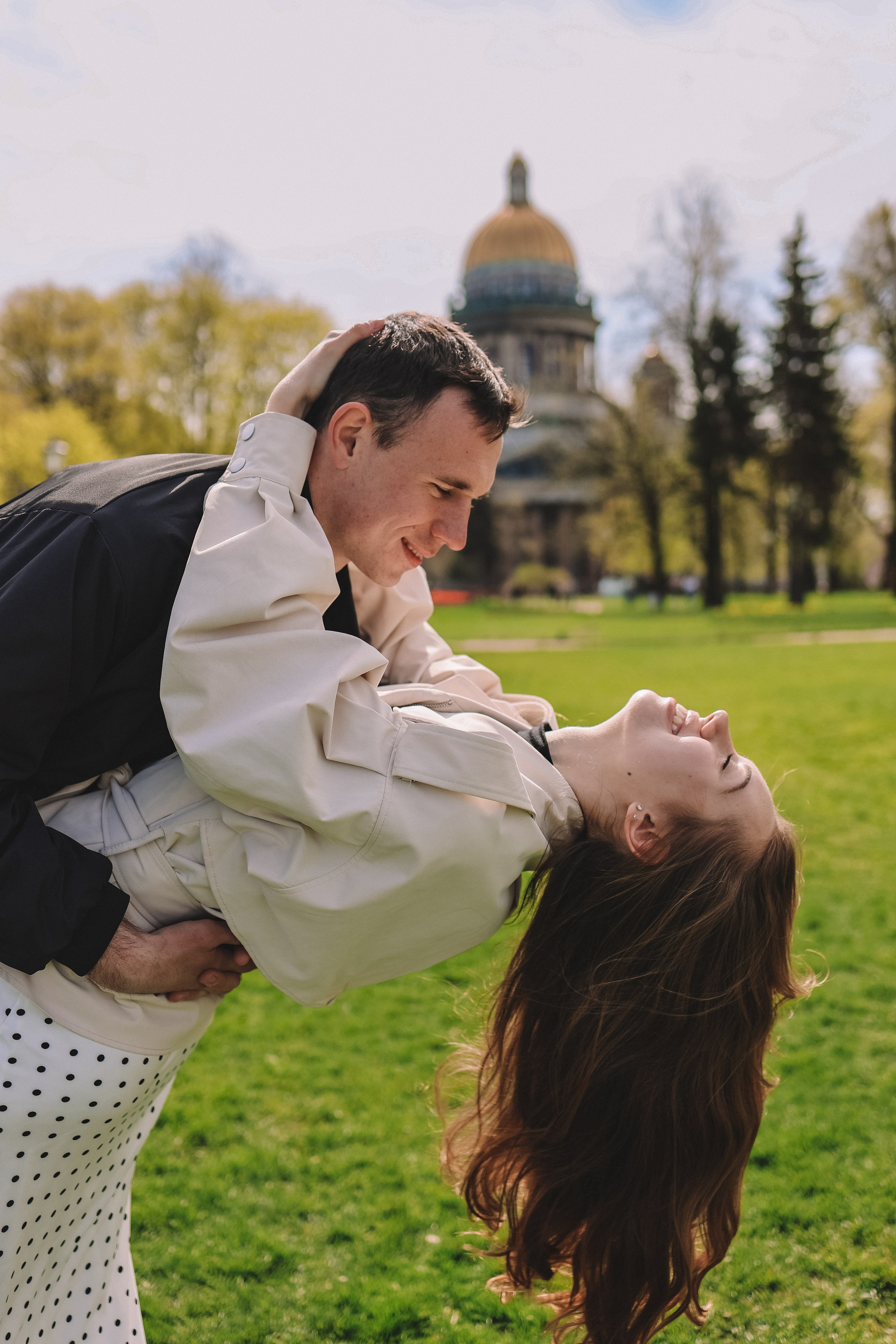 лавстори фотосессия на природе в Санкт-Петербурге