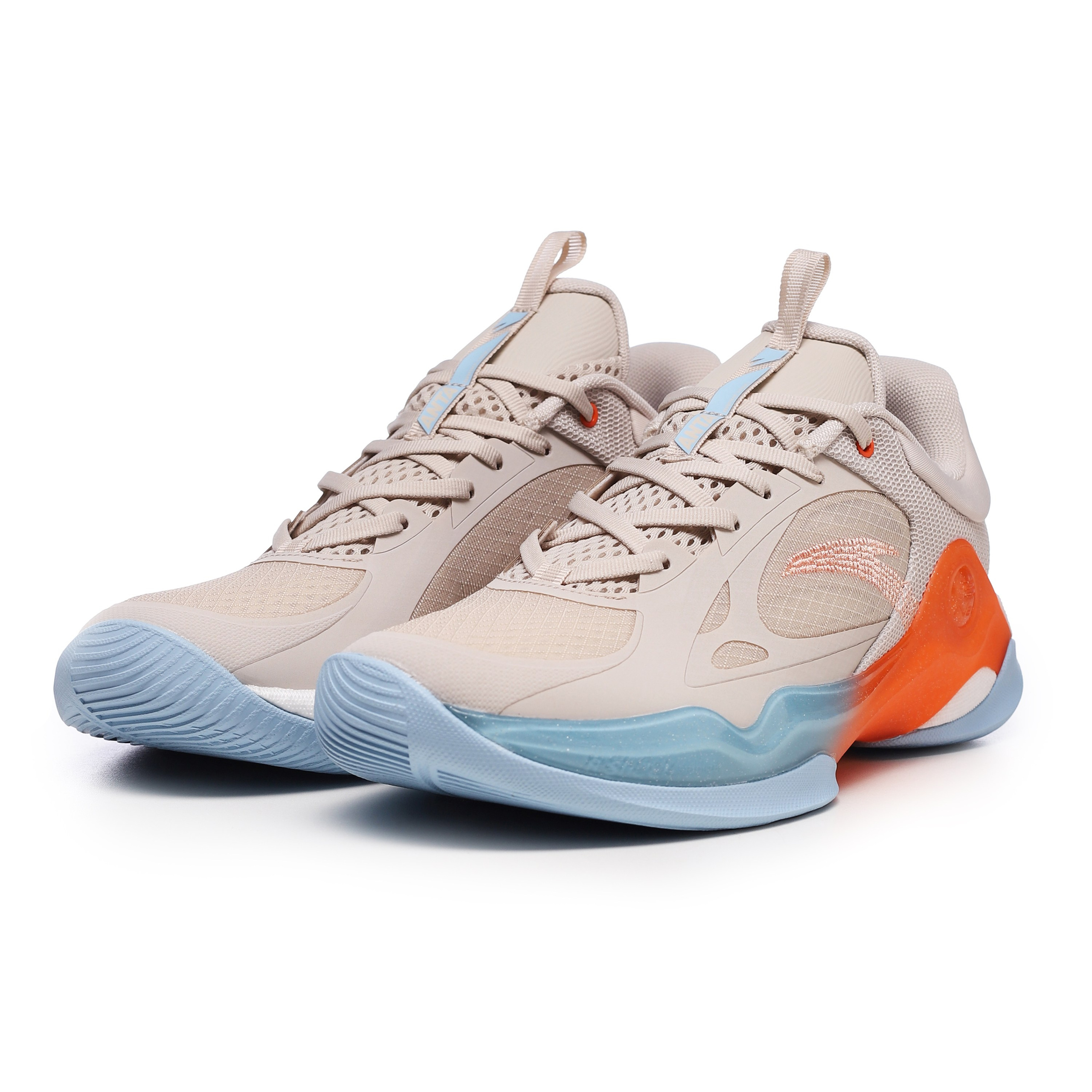 Фотография рекламного продукта на белом фоне для интернет-магазина" фотосъемка аксессуаров, дизайнерские вещи, обувь, предметная фотосъемка, неделя моды Москва, обтравка, обтравки, предметная ретушь, фэшн одежда, фотсъемка дорогой одежды в Москве. фотосъемка для брендов, фотосъемка для сайта, фотосъемка для маркетплейсов. спортивная обувь, туфли, сапоги, ботфорты, боксерские перчатки