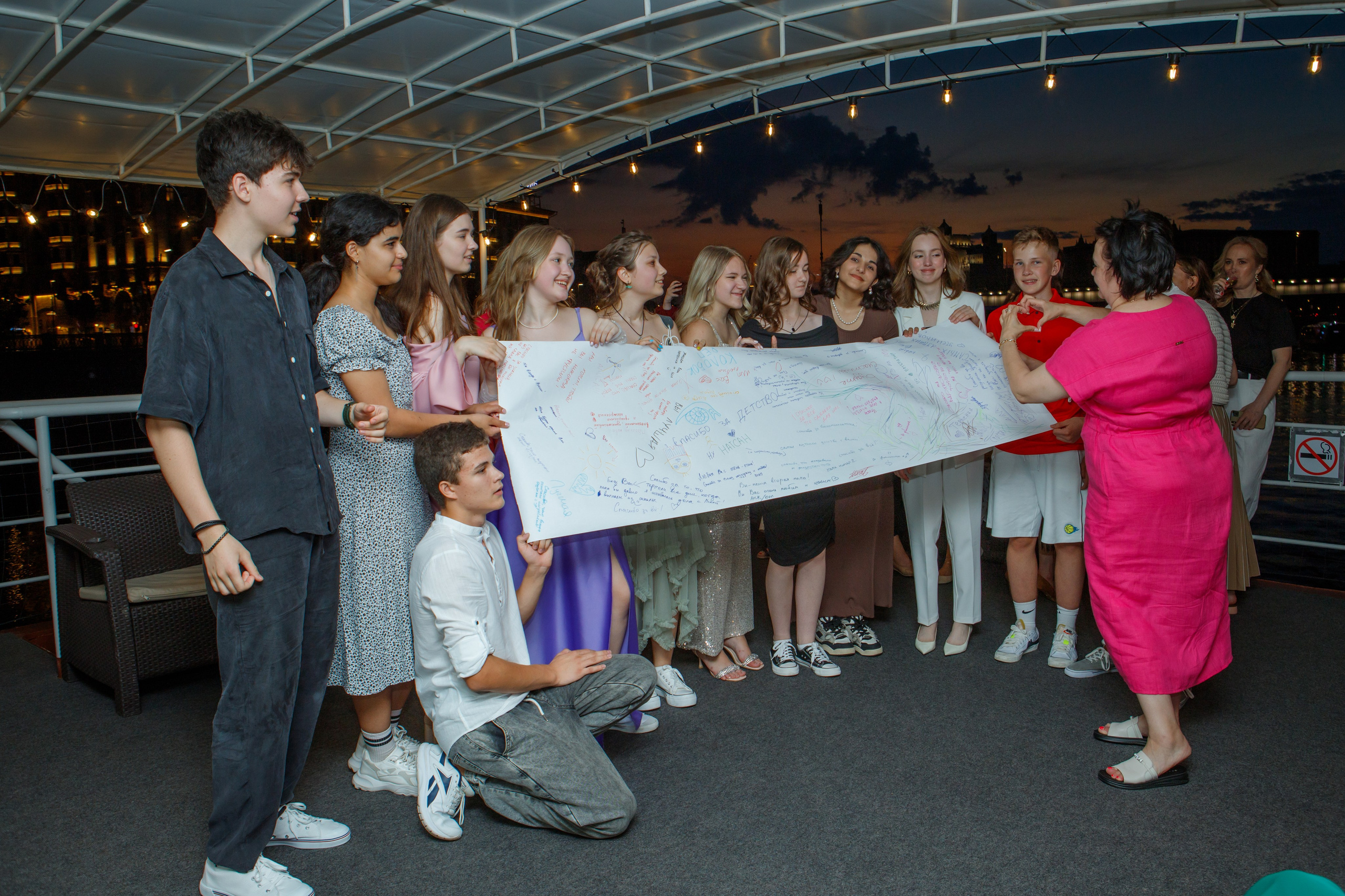 9 класс / Гимназия № 1558 имени Росалии де Кастро / Выпускной. Детский и семейный фотограф Мария Киселёва. Москва