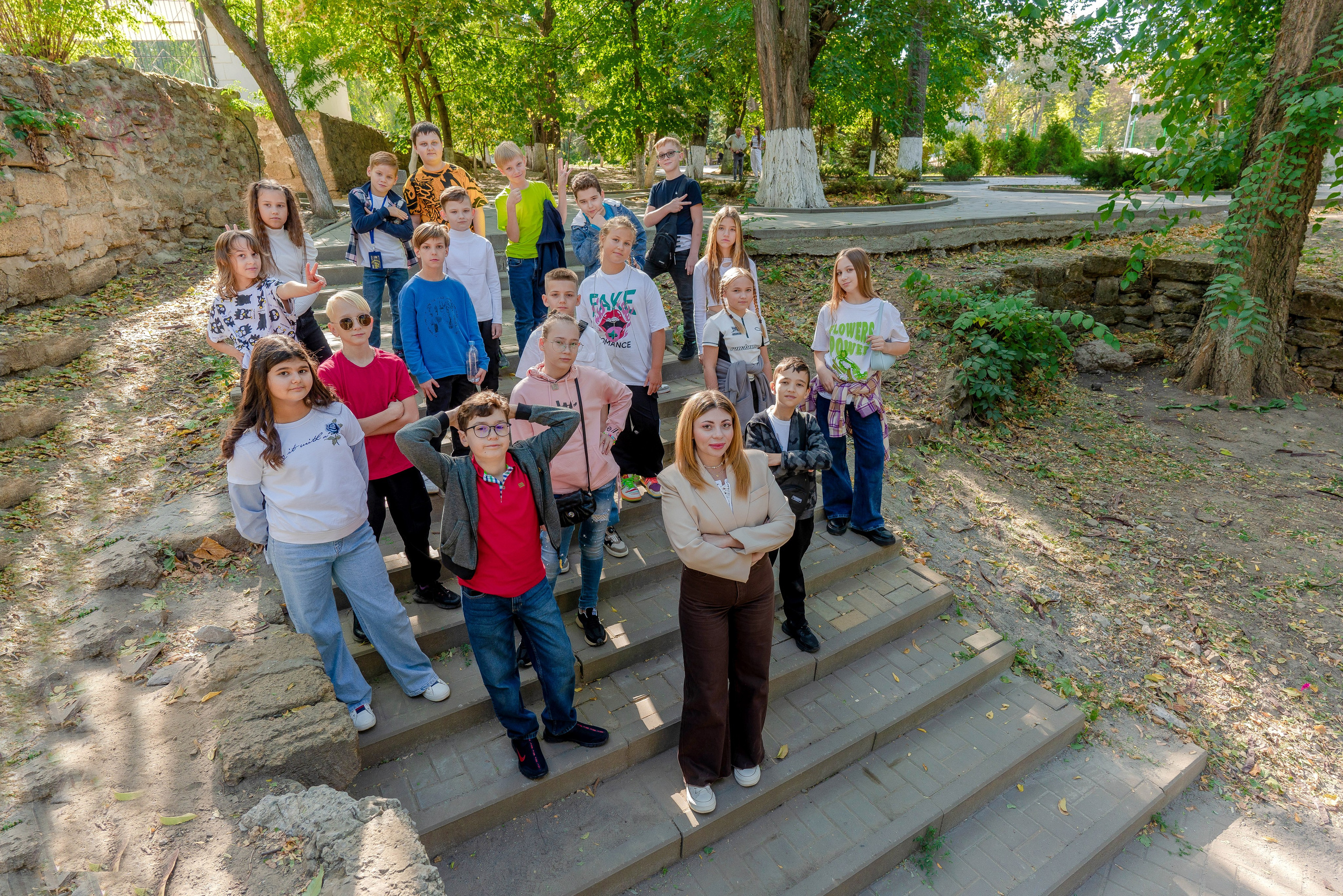 «Школьные годы» (до 120 страниц) для 1-4 и 5-9 классов. Современные Выпускные Альбомы в Ростове-на-Дону