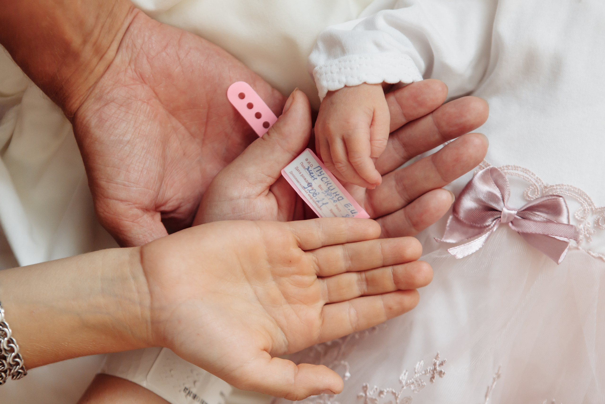 Фотограф на выписку из роддома Екатеринбург. Фотограф Виктория Темирова Екатеринбург