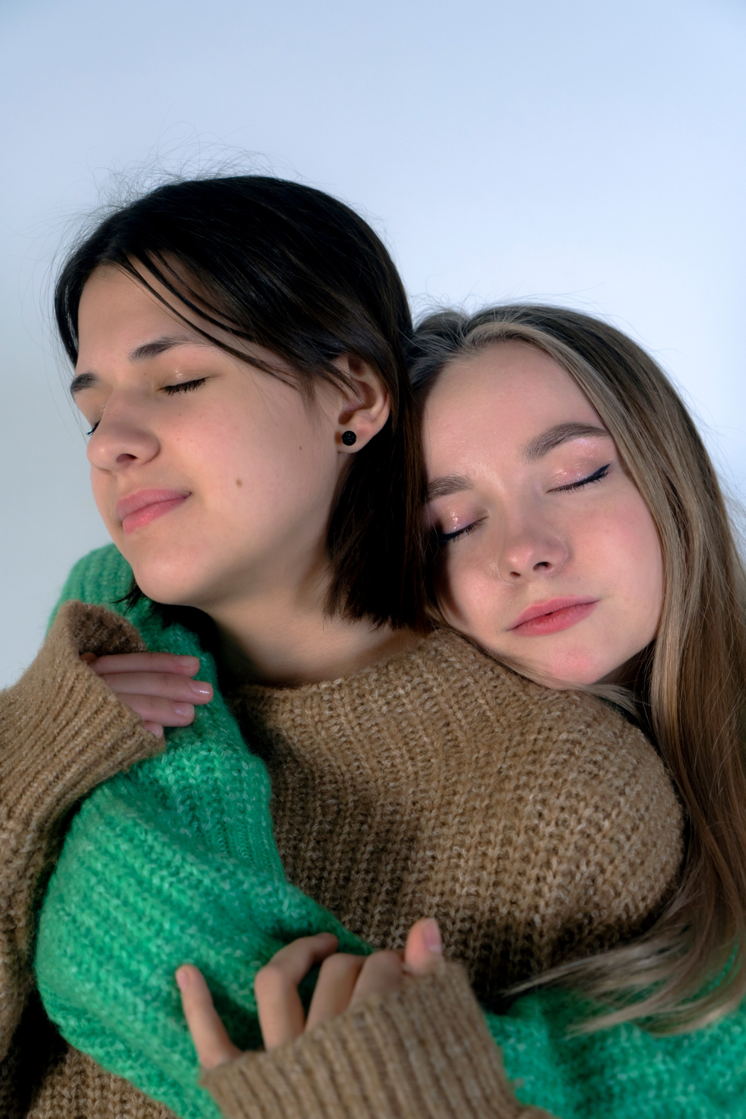 Соня и Мира. Портрет. Главная