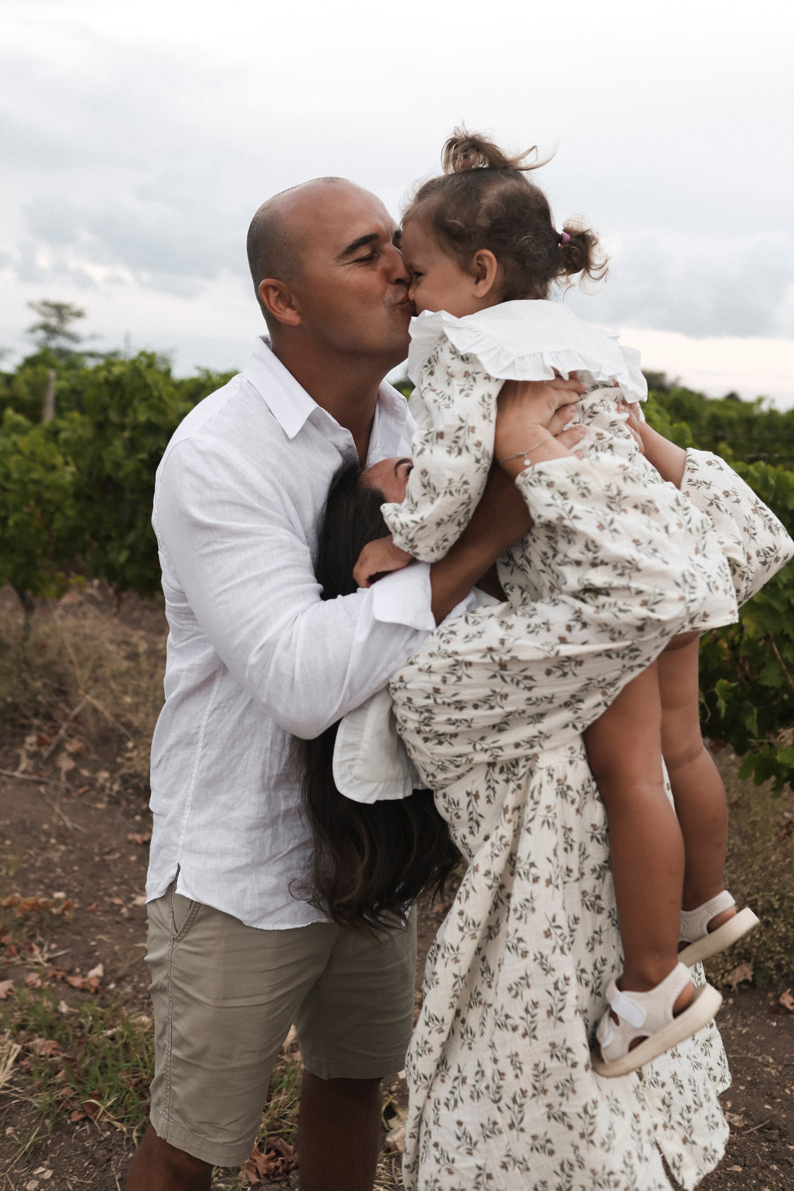 Пойдем, словлю тебе кузнечика. Свадебный и портретный фотограф. Видеограф на Свадьбу. Севастополь, Ялта, Симферополь, Крым