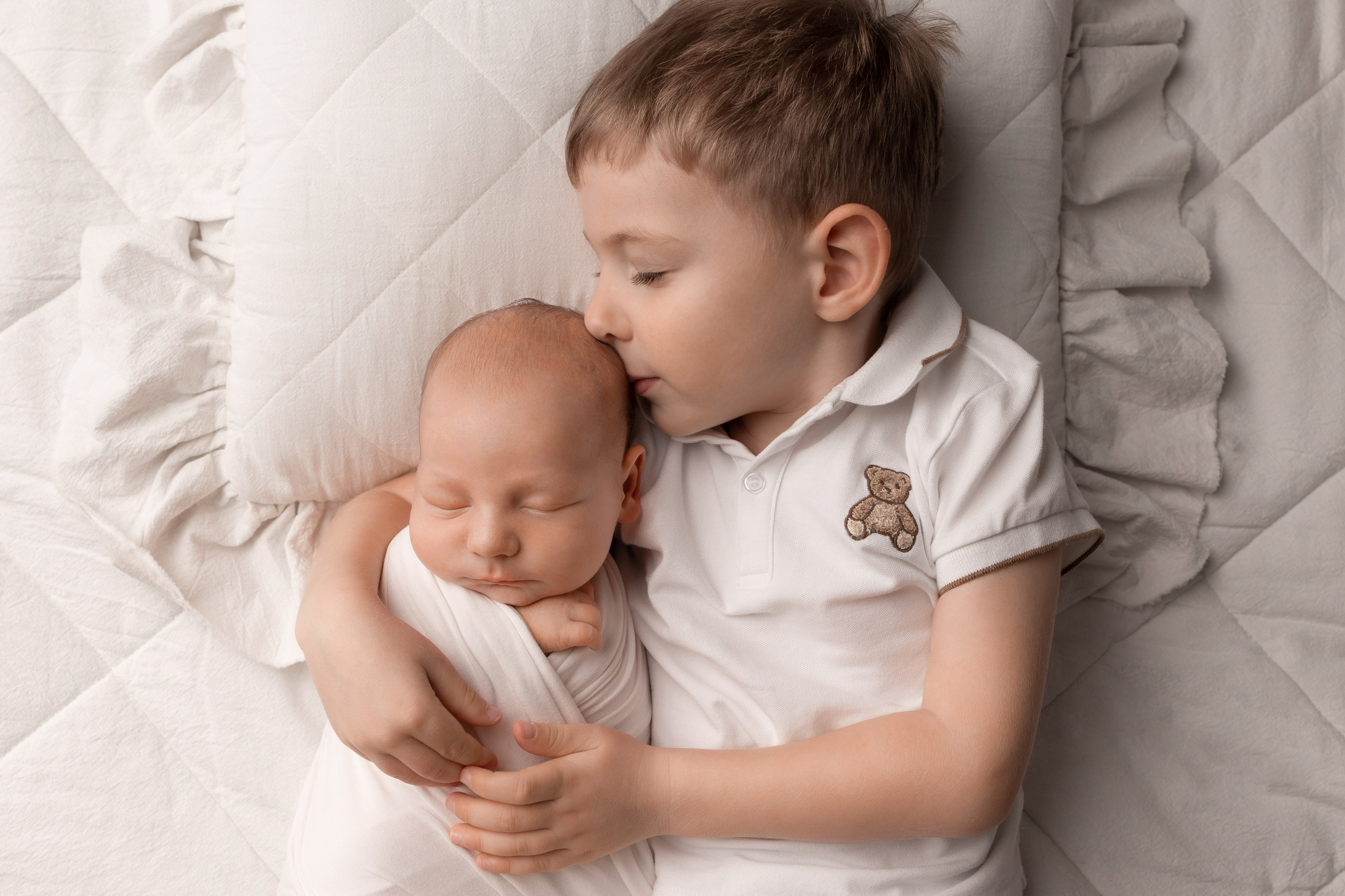 Портфолио Семья - Фотограф новорожденных: моменты счастья и связи. Фотограф новорожденных: волшебные моменты первых дней жизни