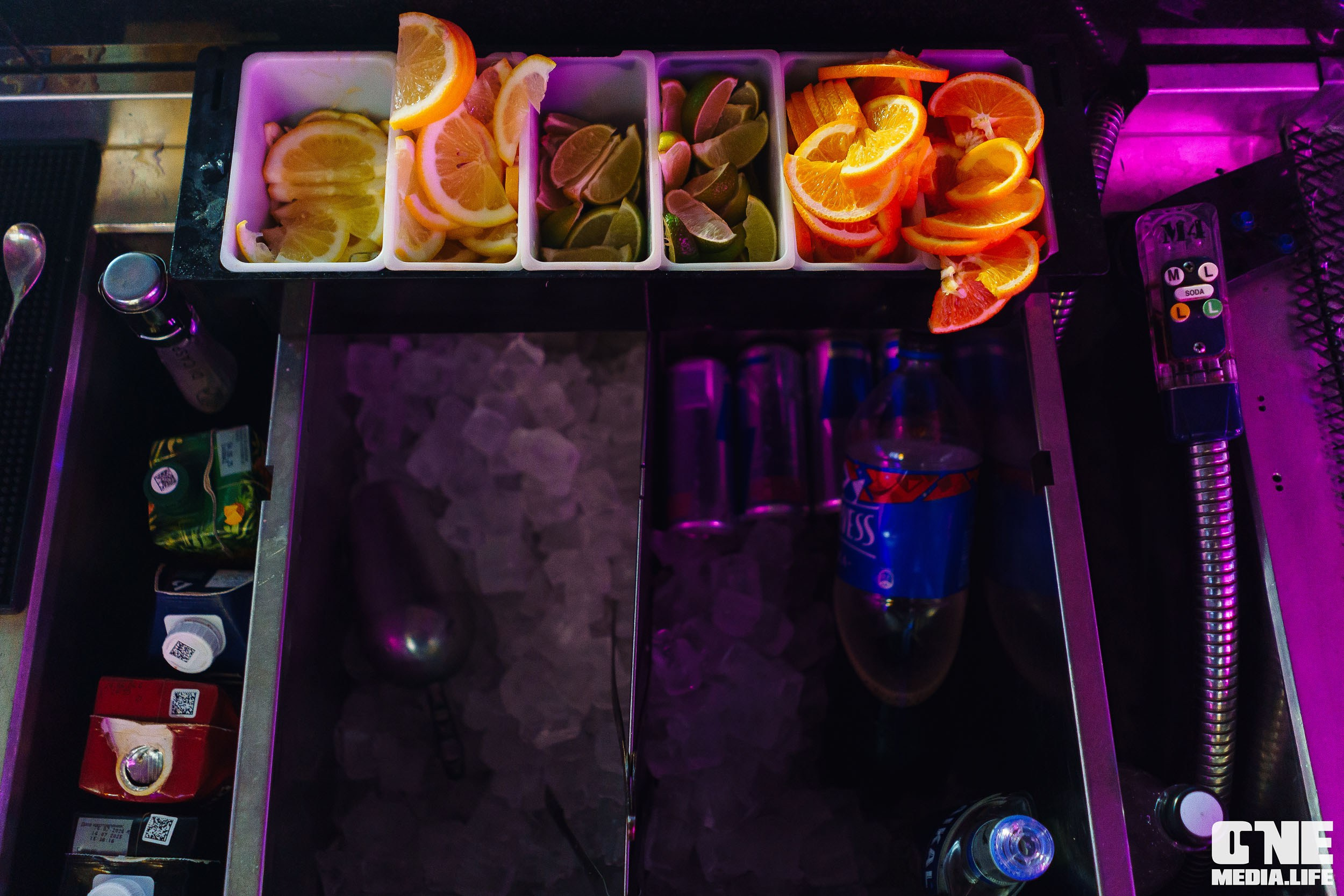 Фоторепортаж из бара XxxX. One Media Life: фоторепортажи, фотоотчеты с мероприятий и заведений