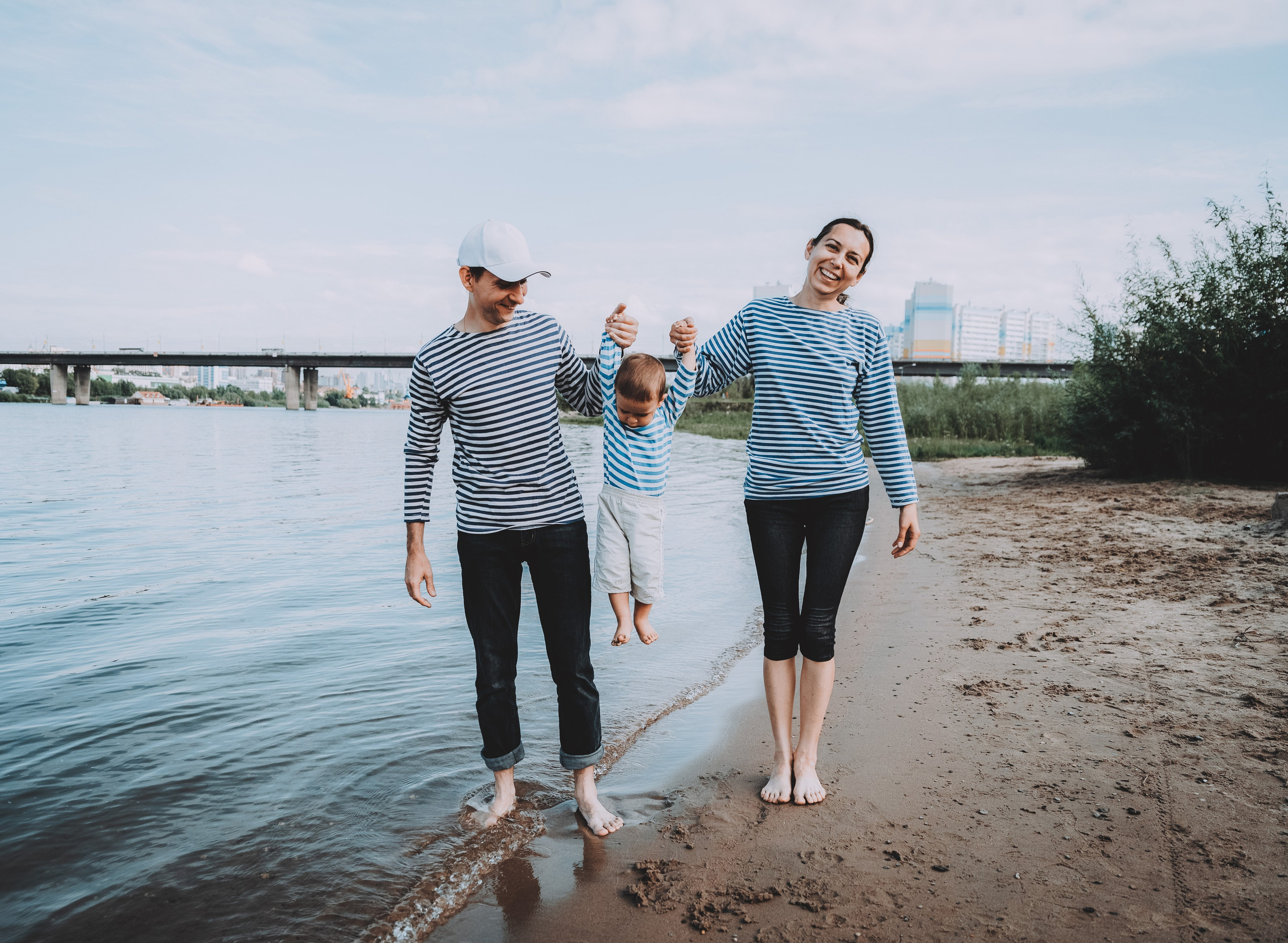 Семья у реки. Фотограф в Новосибирске