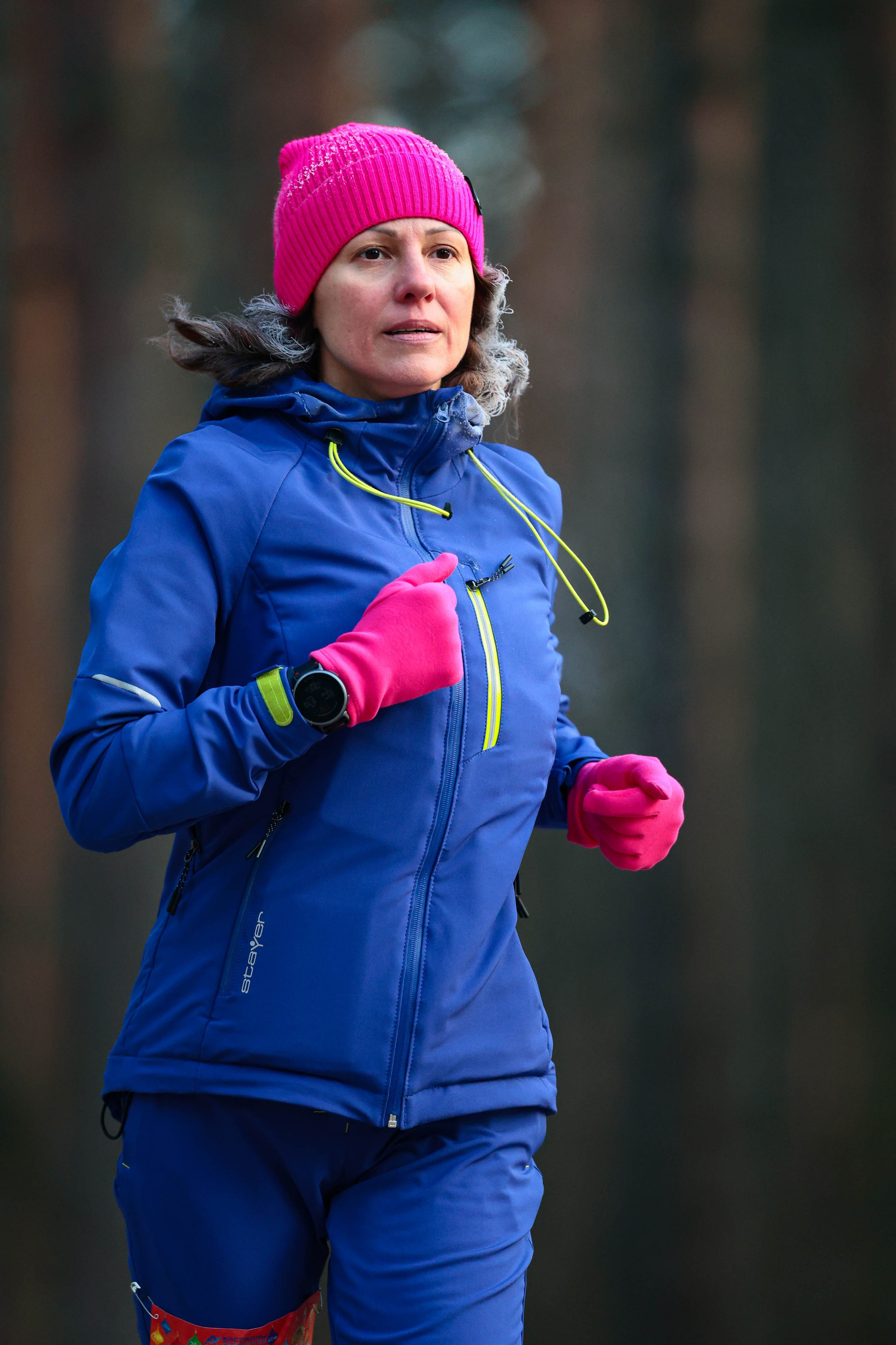 Новогодний марафон «Sosnovka Horse» 2025. Спортивный фотограф в Санкт-Петербурге Илья Vacool