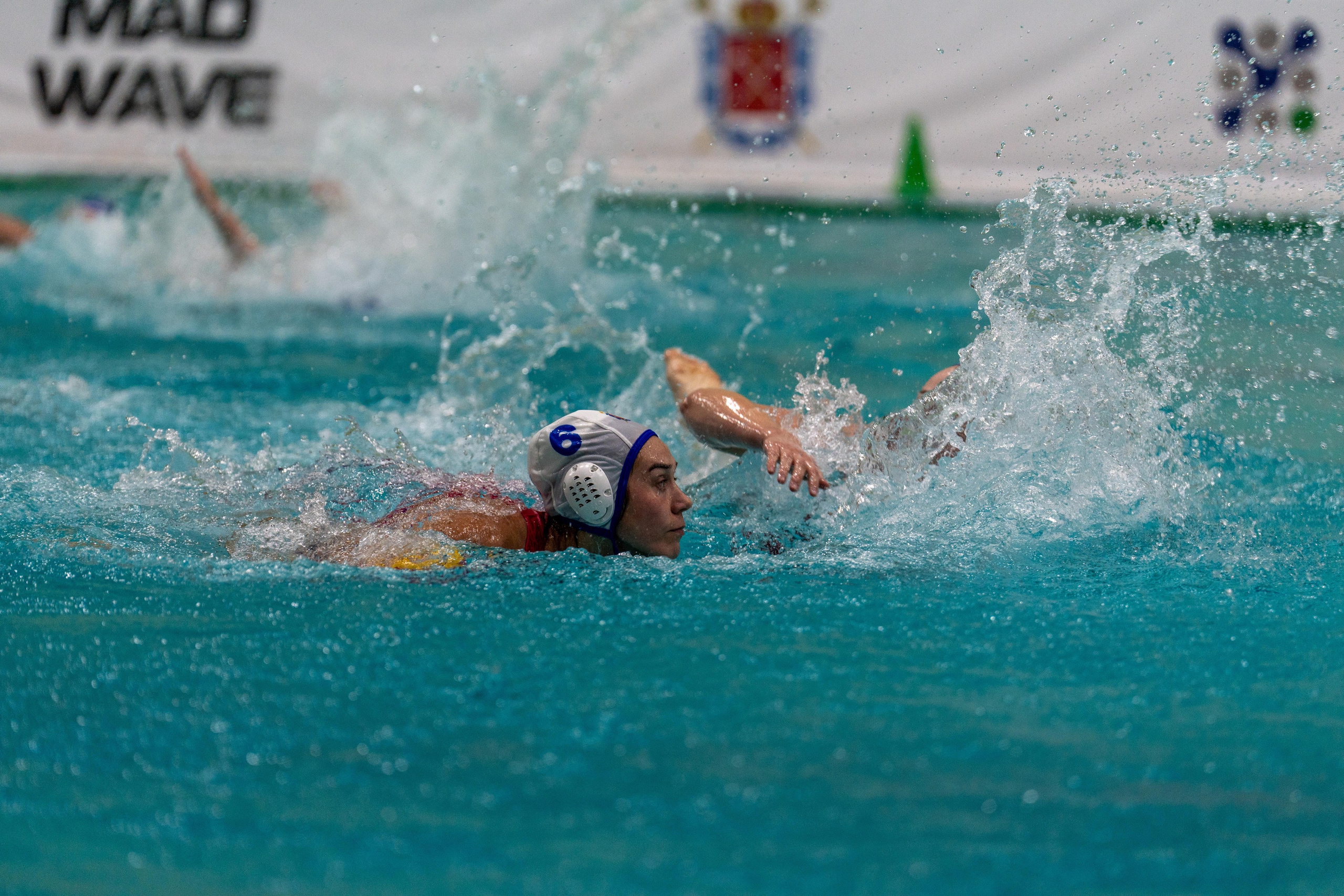 Репортажный кадр женского матча по водному поло «Диана» – «Спартак-Волгоград» от спортивного фотографа Санкт-Петербург