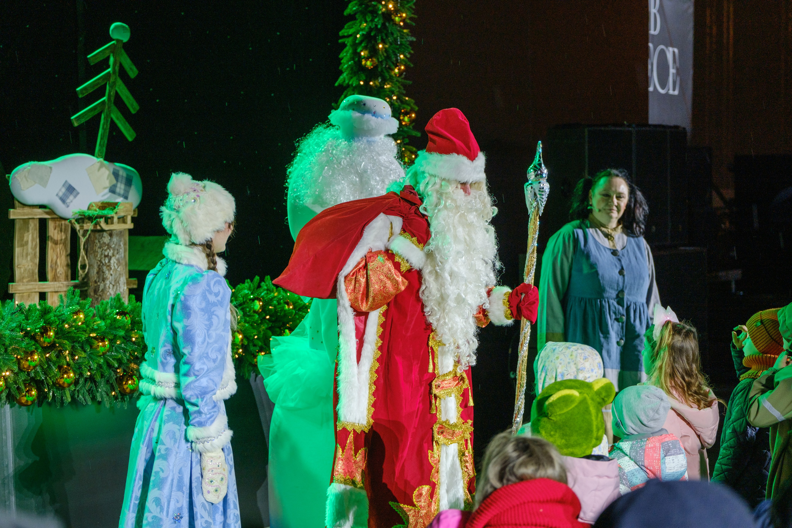 Новогодний репортаж из парка «Новый Херсонес» | Фотограф Илья Желдак. Профессиональная фотосъемка в Крыму. Натуральные эмоции и живые кадры. Забронируйте дату прямо сейчас!