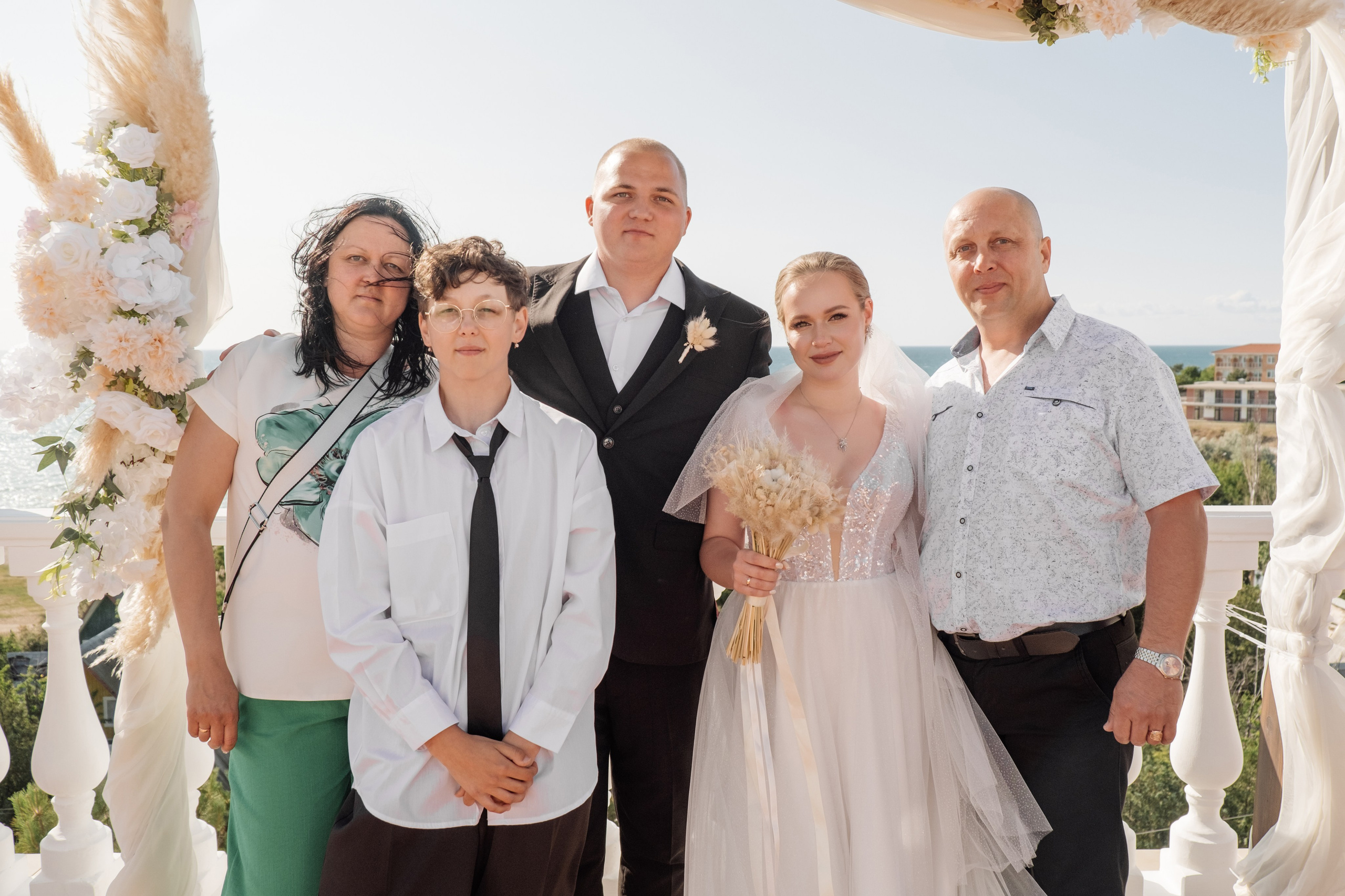 Свадебный ретопртаж. Профессиональная фотосъемка в Крыму. Натуральные эмоции и живые кадры. Забронируйте дату прямо сейчас!