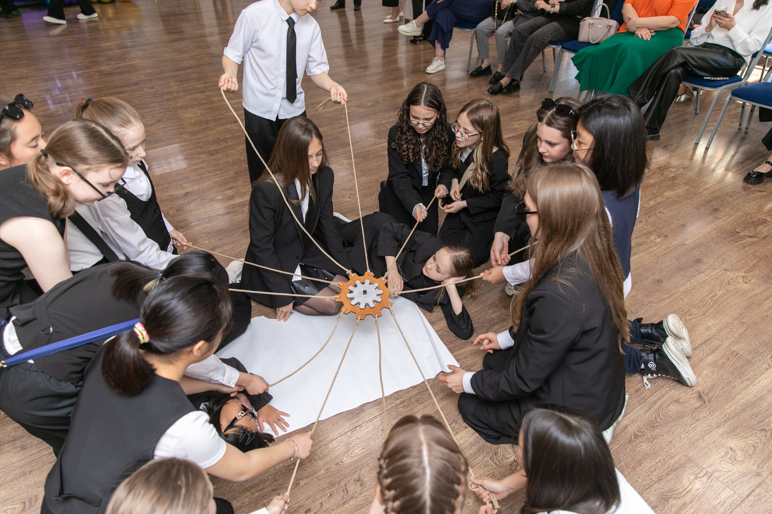 Выпускной 4 класс Гимназия 3 2025. Школьный и детский фотограф в Южно-Сахалинске Анастасия Лескова