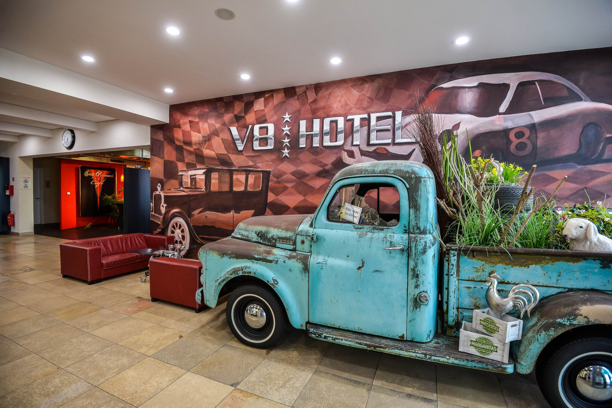 V8 Hotel Motorworld