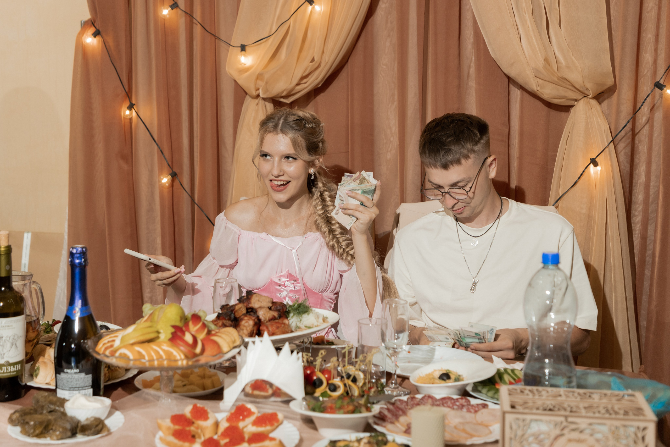 Роман и Александра (банкет). Свадебный фотограф Ангелина Сунгатулина | Саратов | Балаково | Вольск