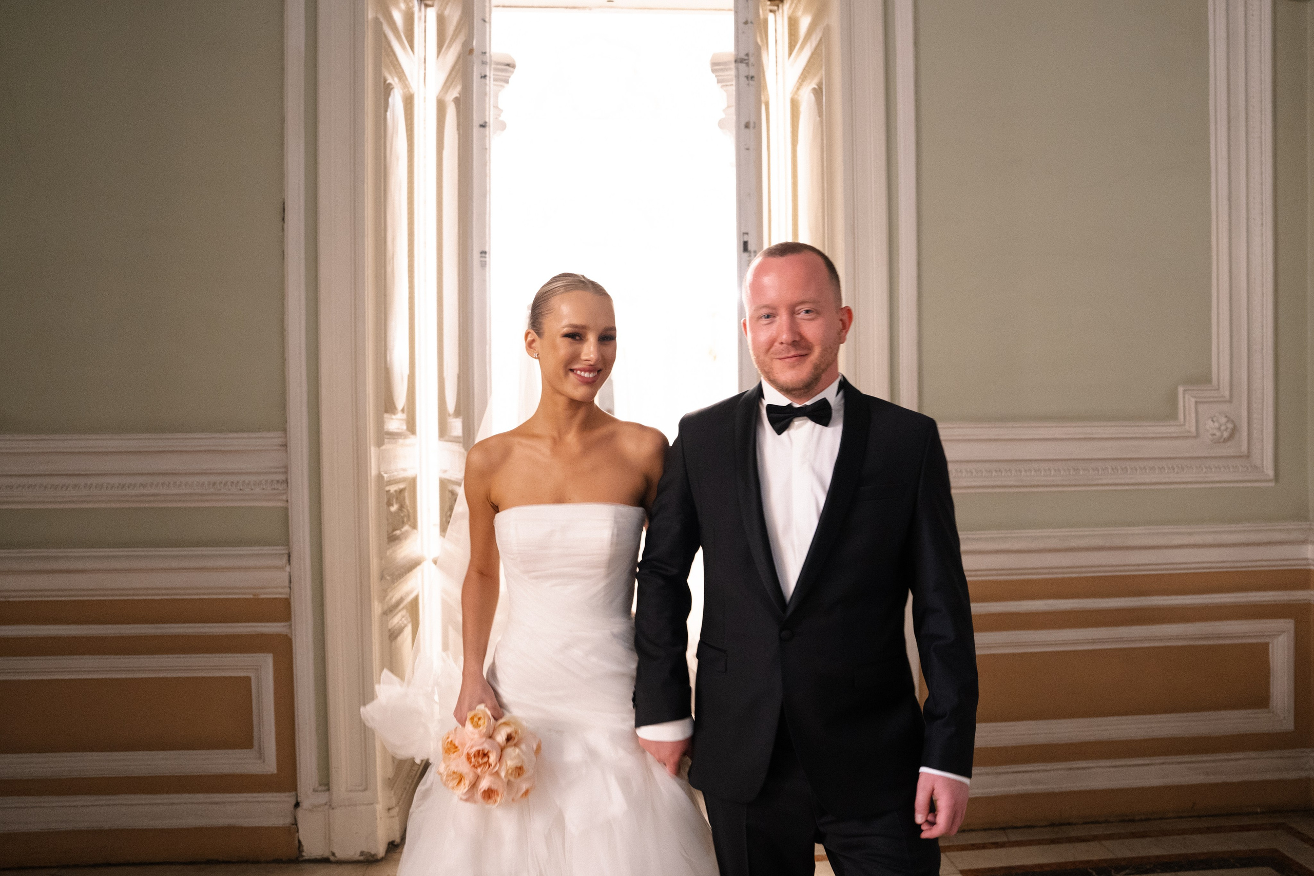 Анна Сергей. Камерная свадьба в Фосизонс в стиле неоклассика. Свадебный фотограф организатор в Санкт-Петербурге Ассоль Опарина