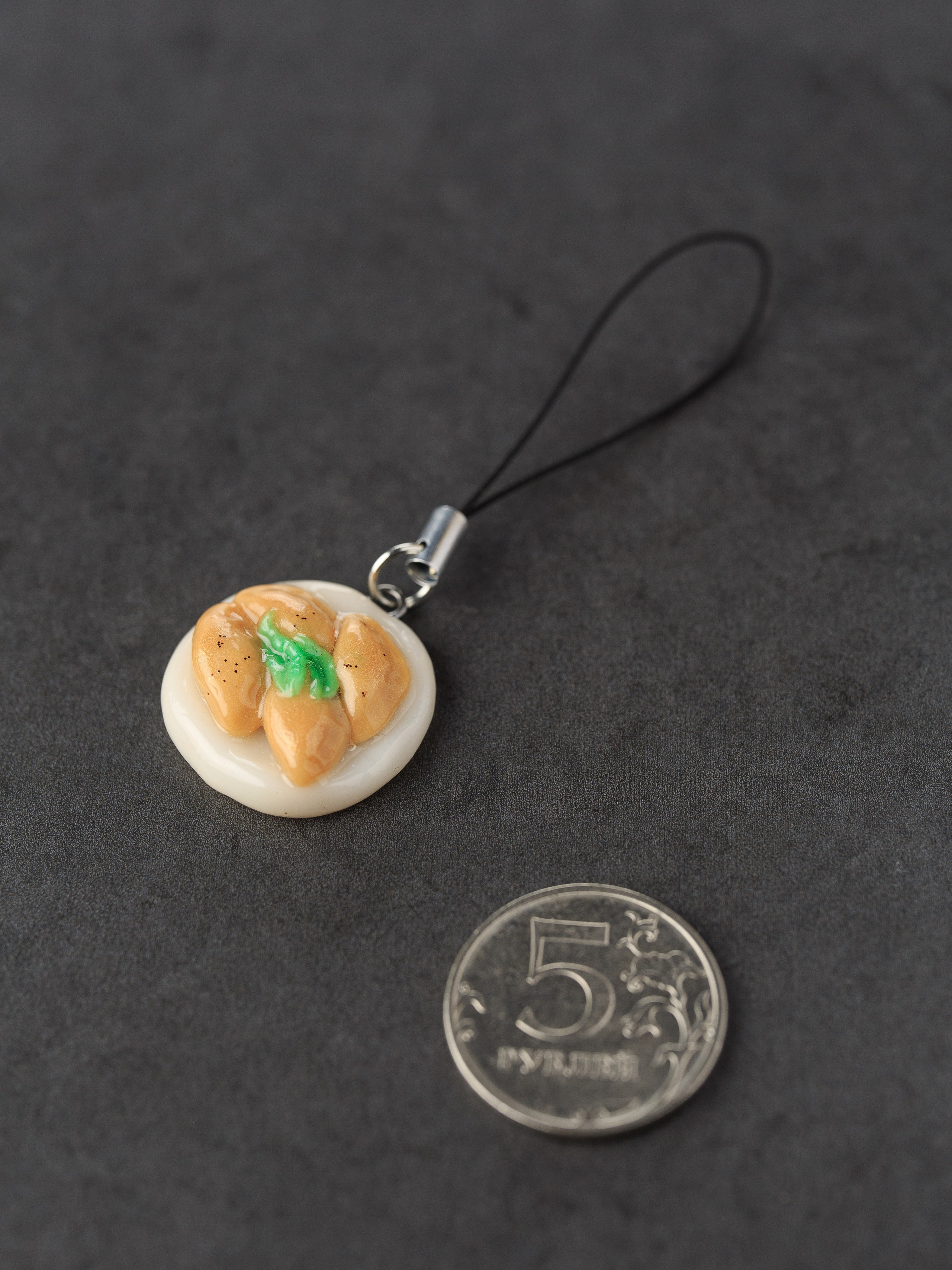 Кулоны и подвески. Творческая мастерская MimikaShop в г. Анапа