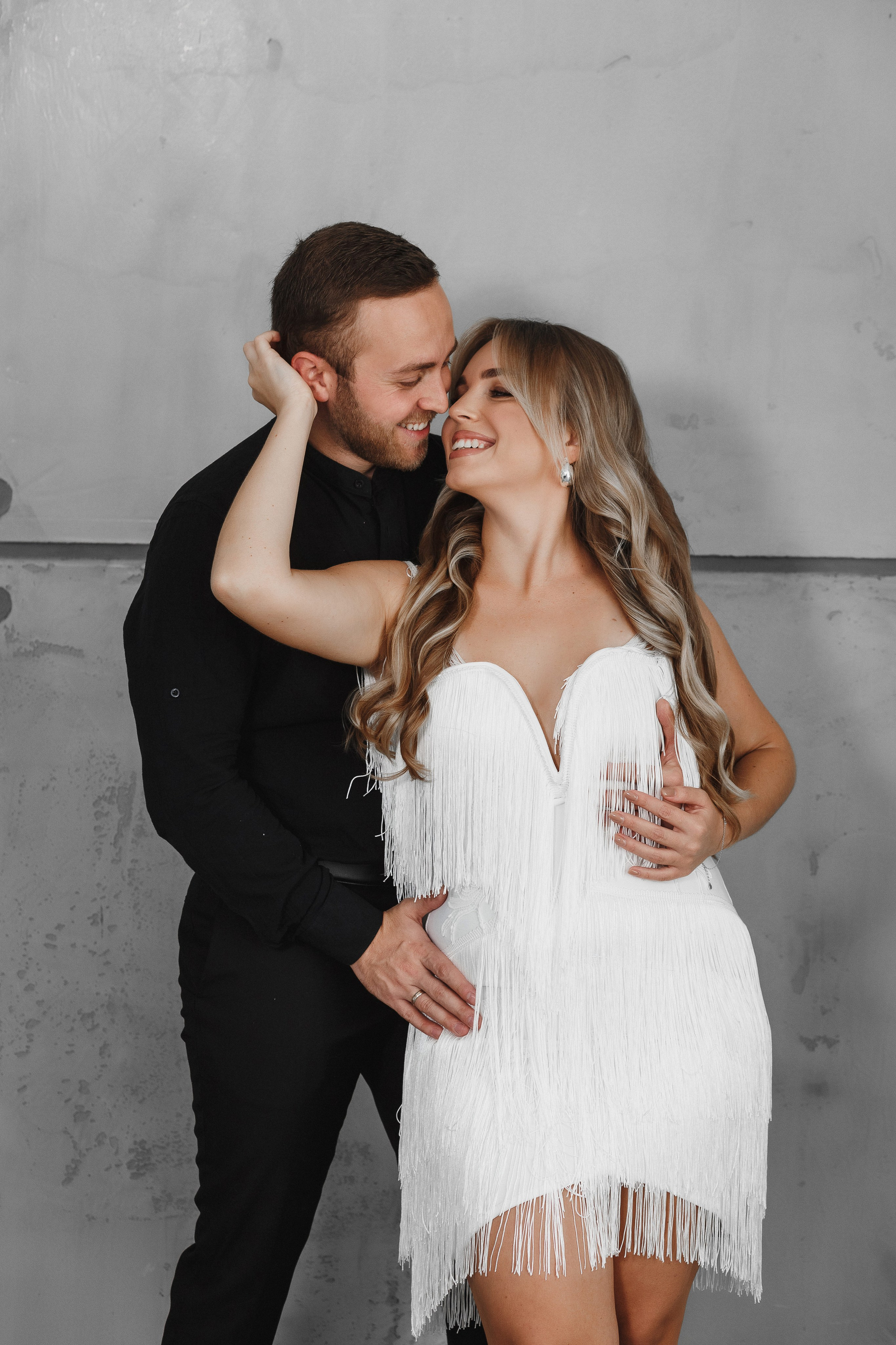 Любовь в объективе: Олег и Настя в фотостудии Таганрога. Свадебный и семейный фотограф в Таганроге Бакарюк Антон