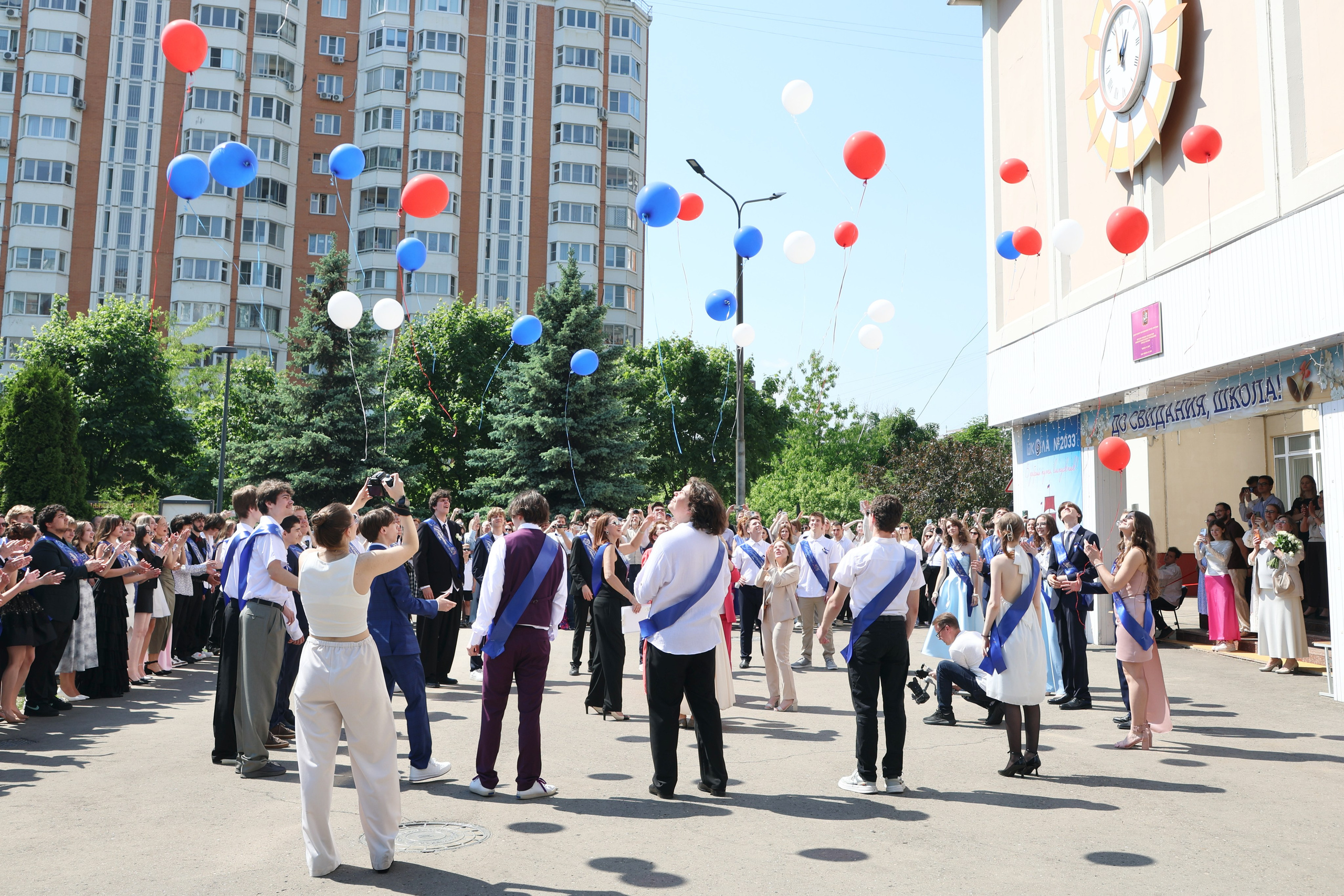 Выпускной в жизнь. Школьные выпускные альбомы в Москве Марина Николаева