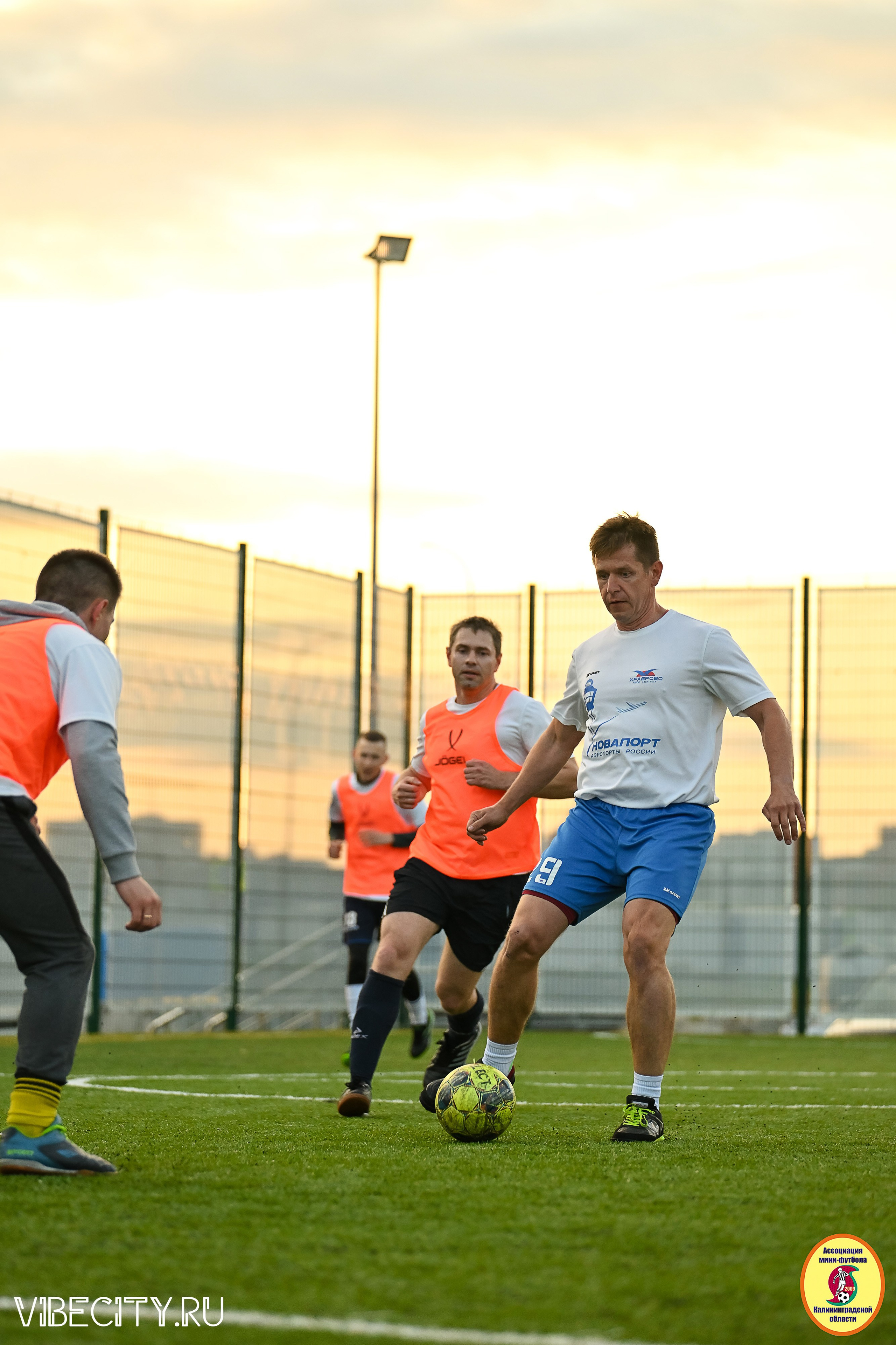 ИГРЫ МИНИ-ФУТБОЛЬНОЙ И КОРПОРАТИВНОЙ ЛИГИ. VIBECITY.RU Вайб Сити Ру Фоторепортажи Фотоотчеты Калининград