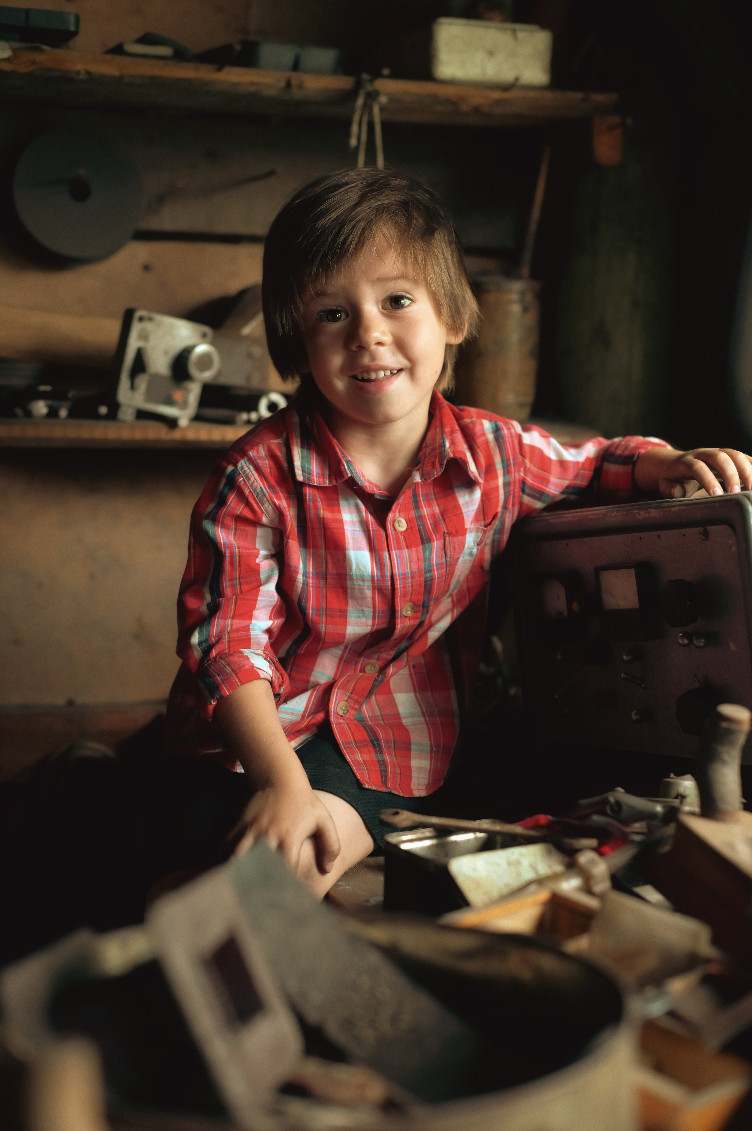 В дедушкиной мастерской. Фотограф Альбина Вакунова