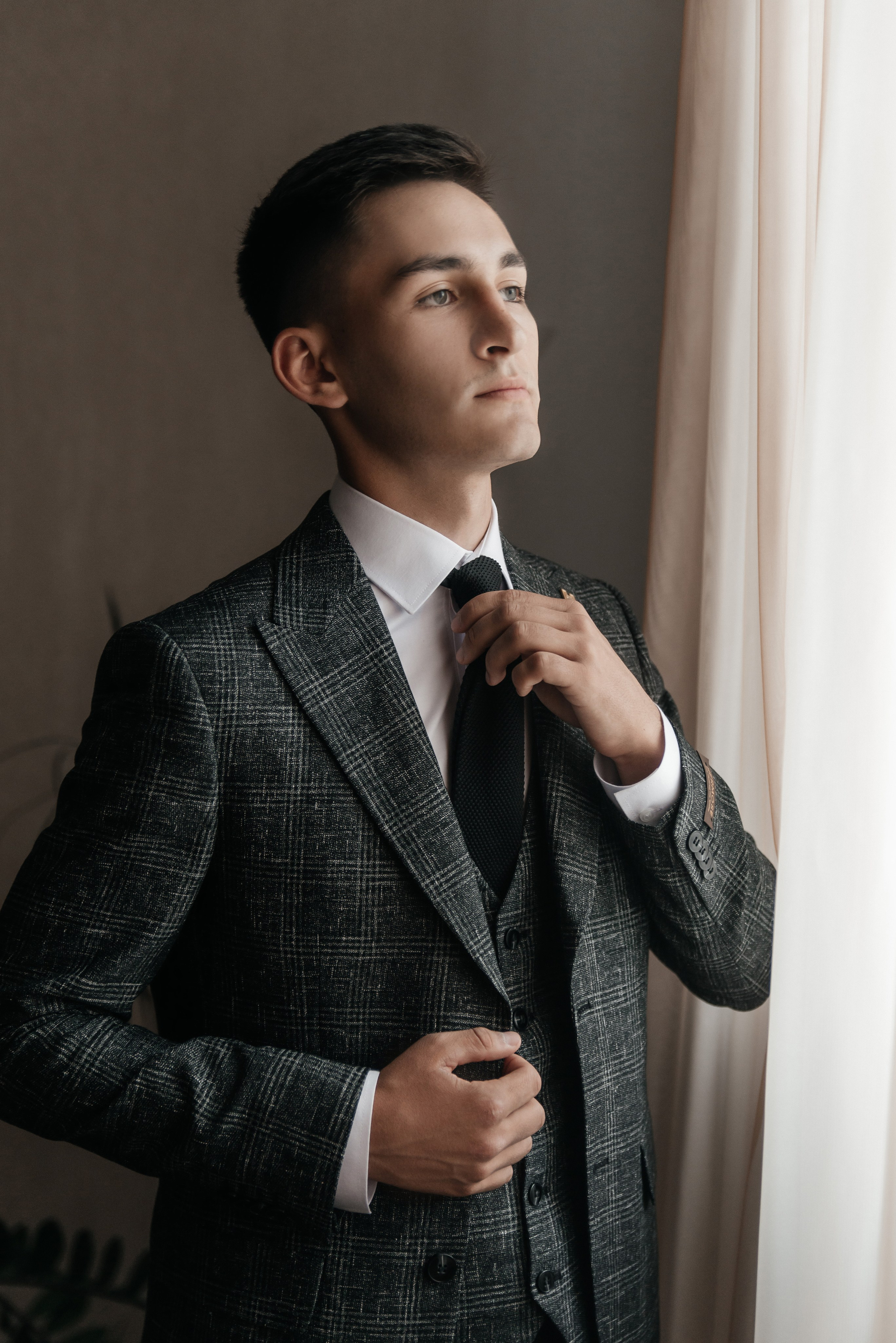 Ангелина и Евгений Загс и прогулка. Меня зовут Александр Литвинчук и я свадебный фотограф в Саратове