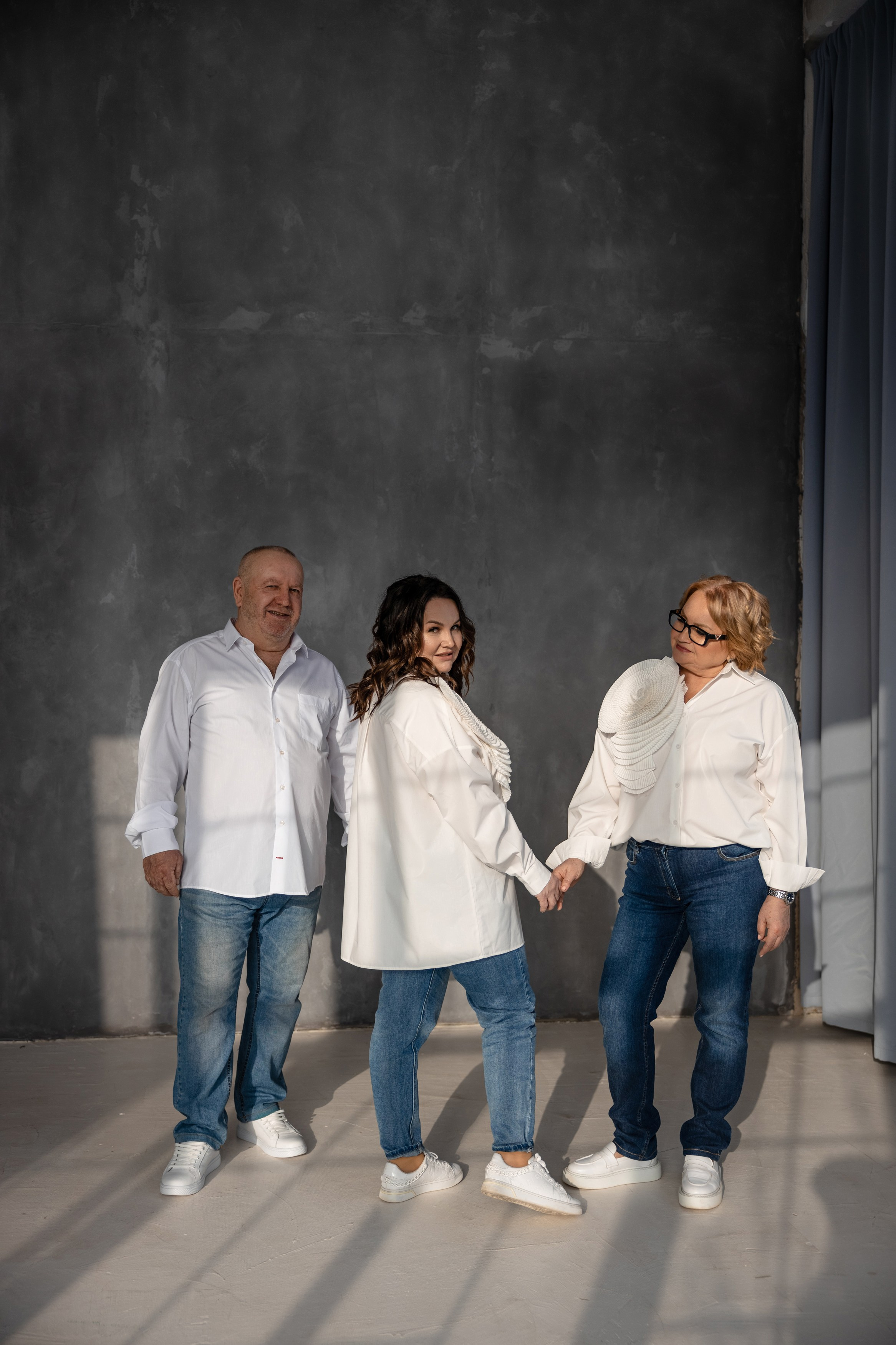 Ксюша с семьёй. Татьяна Мирзоян