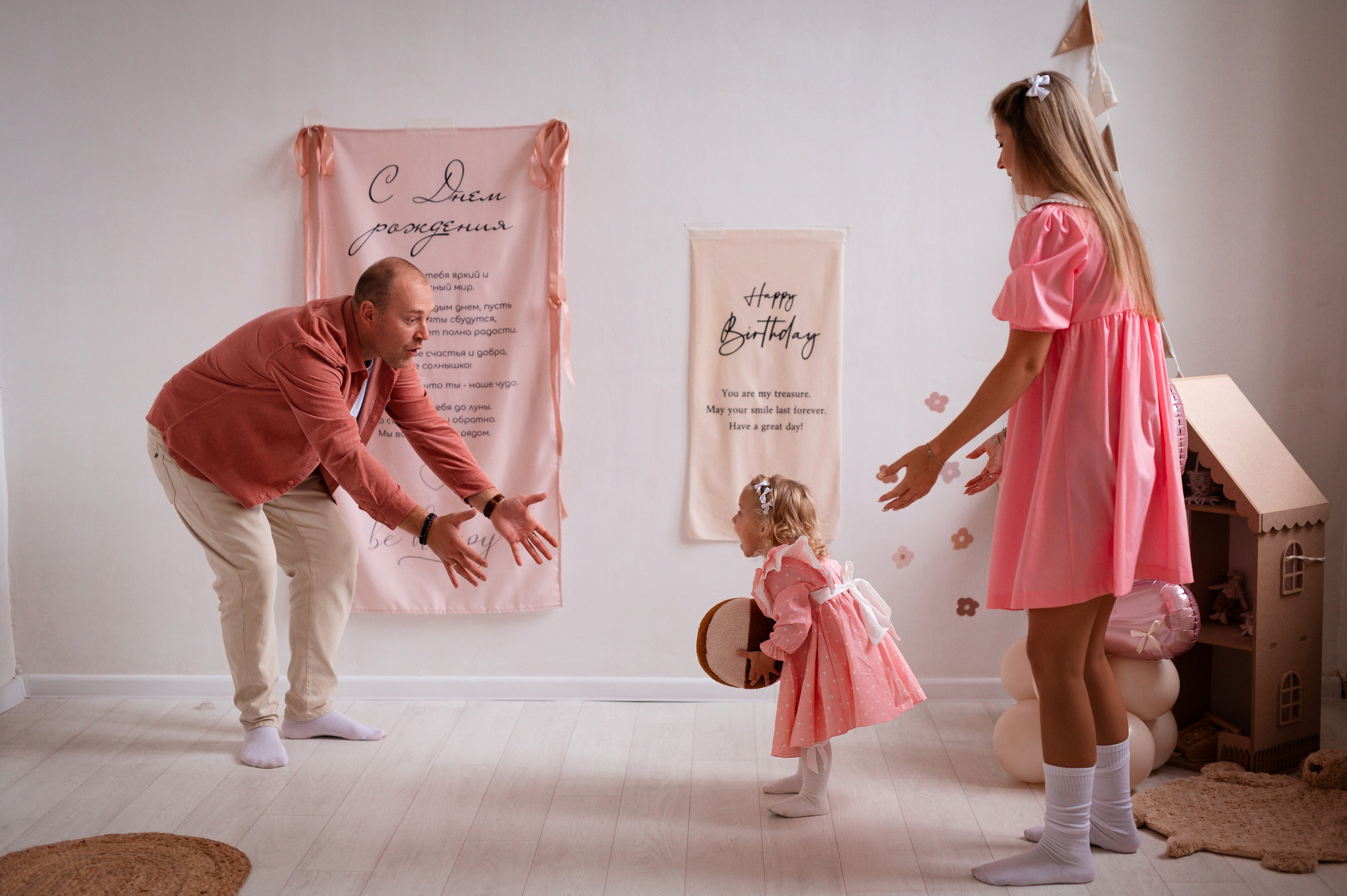 Съемка годика, годовасие, фотосессия в день рождения. НЬЮБОРН ФОТОСЕССИИ, БЕРЕМЕННОСТЬ, ПОРТРЕТНЫЕ СЕМЕЙНЫЕ ФОТОСЕССИИ  Ногинск Москва ОЛЬГА ВОГЕЛЬ