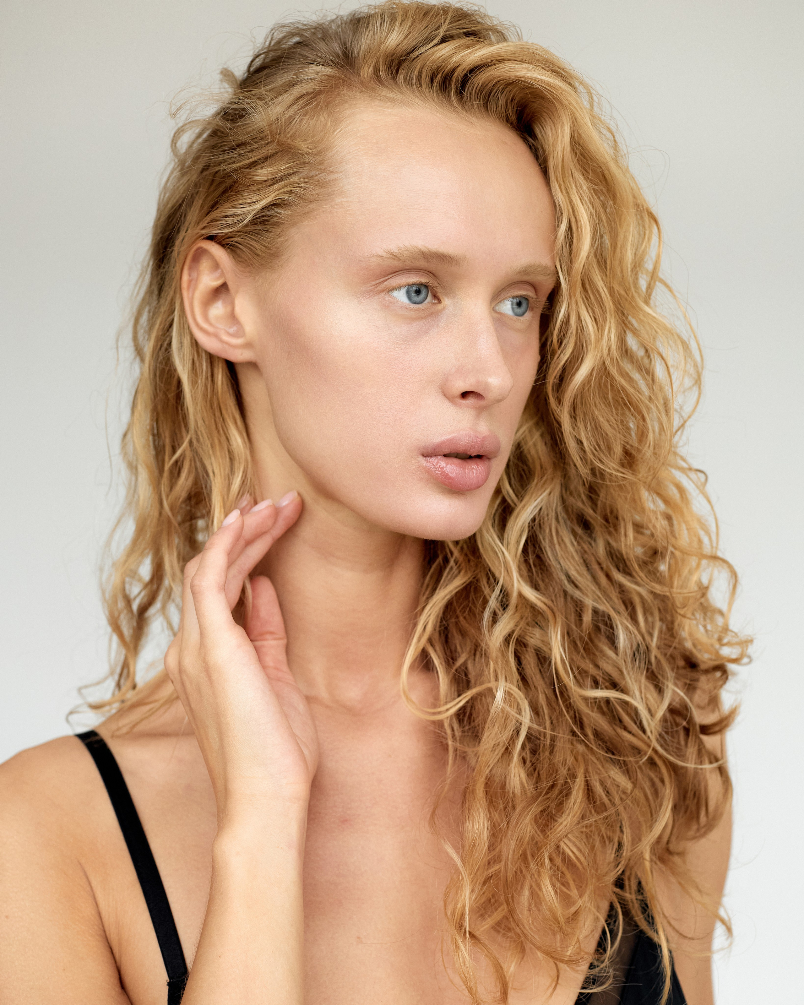 Snapshots (polaroids) — pret-a-porter Model Agency. Юрина Полина, фотограф из Екатеринбурга