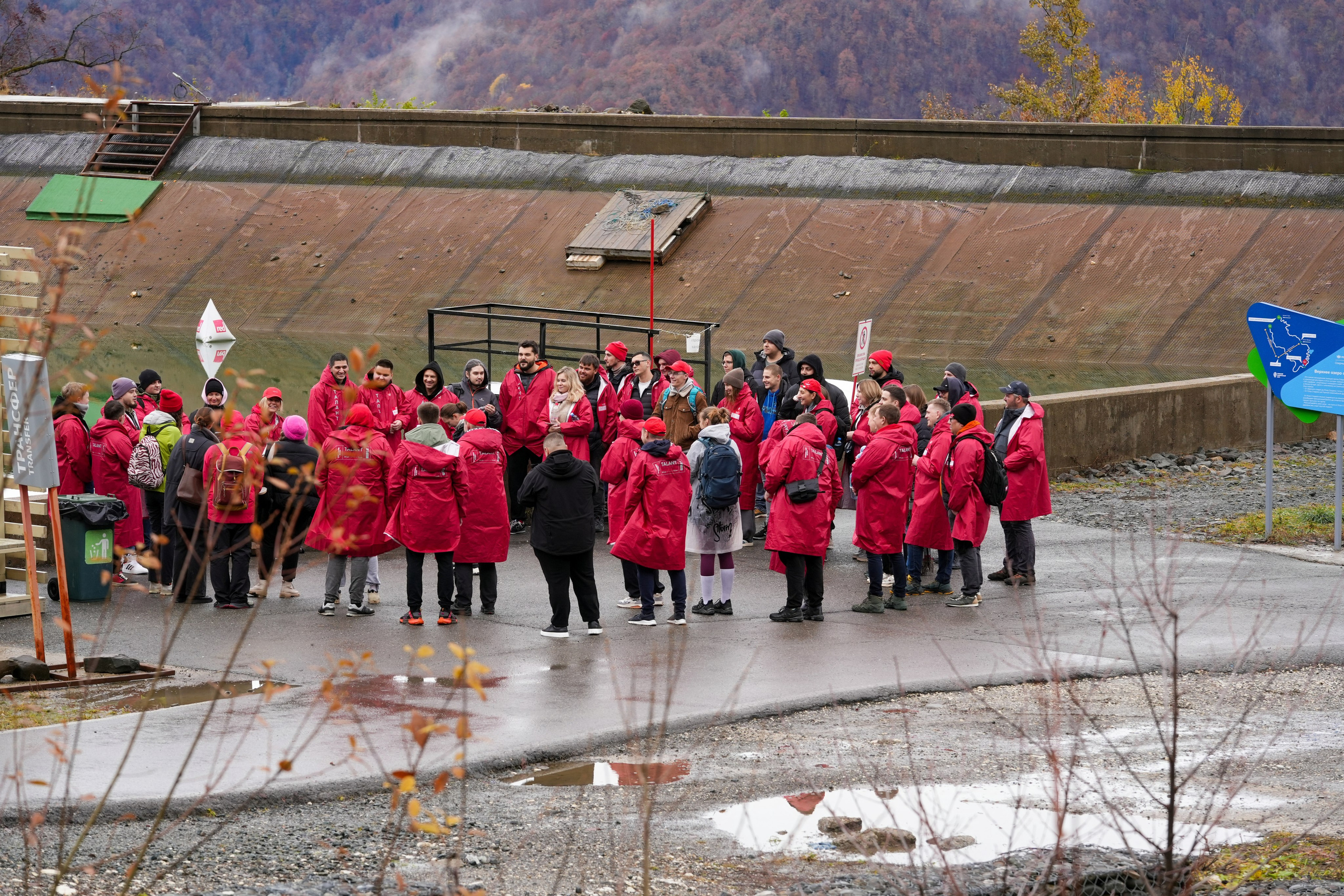 MICE мероприятие — хайкинг на курорте Роза Хутор. Репортажный фотограф в Красной Поляне и Сочи Павлюченко Екатерина
