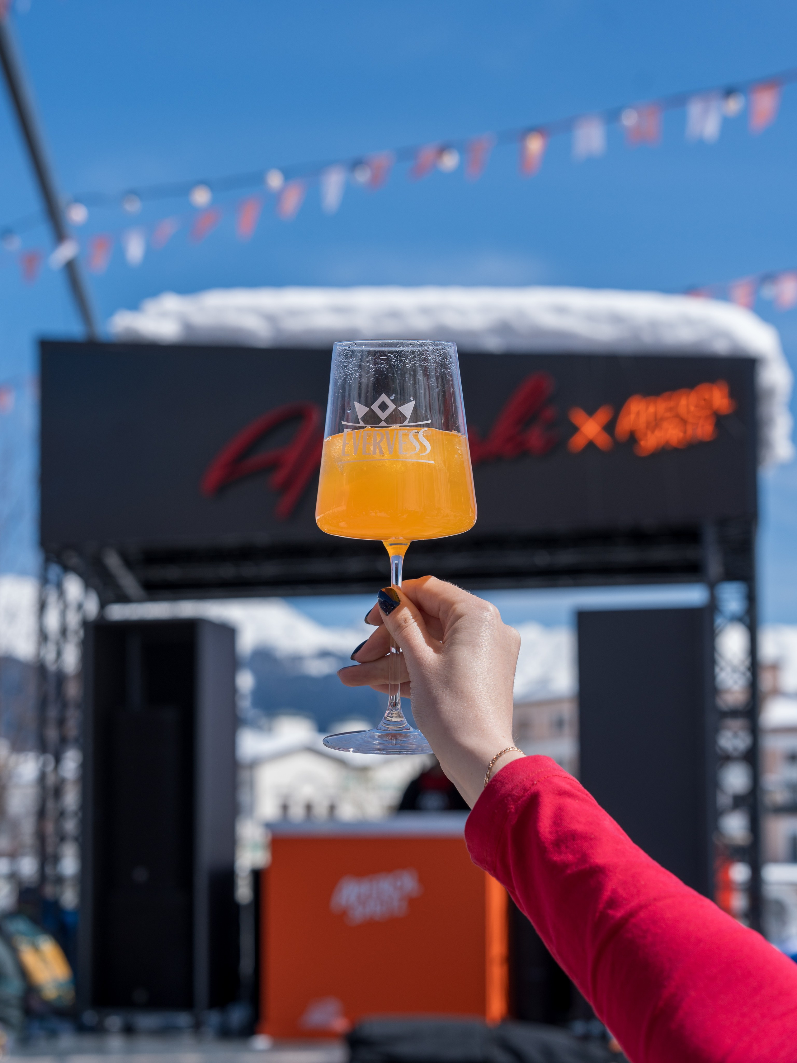 Компания «EVERVESS»: отчет с точек продаж на курортах Красной Поляны. Репортажный фотограф в Красной Поляне и Сочи Павлюченко Екатерина