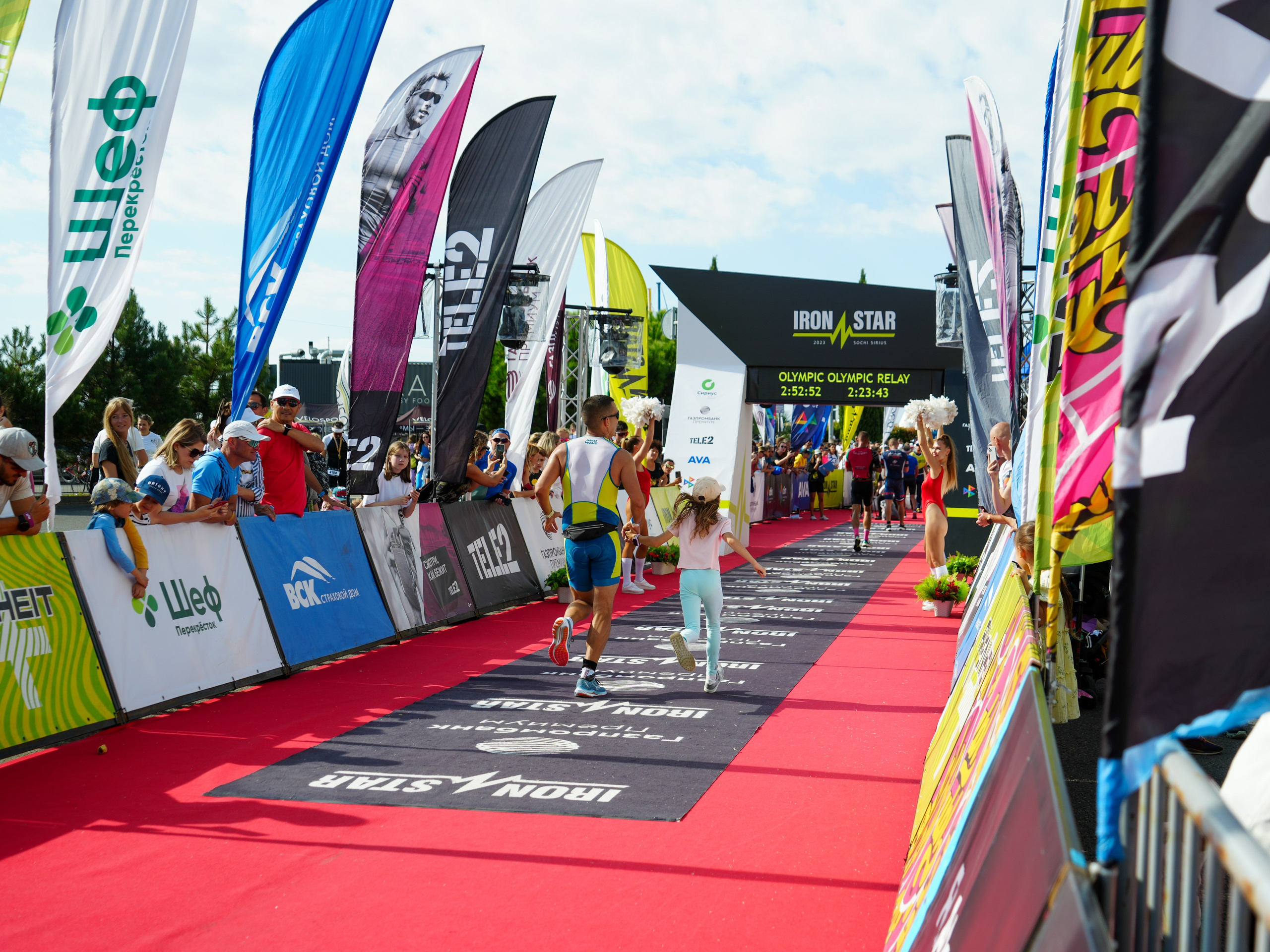 Фотоотчет партнерской интеграции для компании TELE2 на фестивале Ironstar. Репортажный фотограф в Красной Поляне и Сочи Павлюченко Екатерина