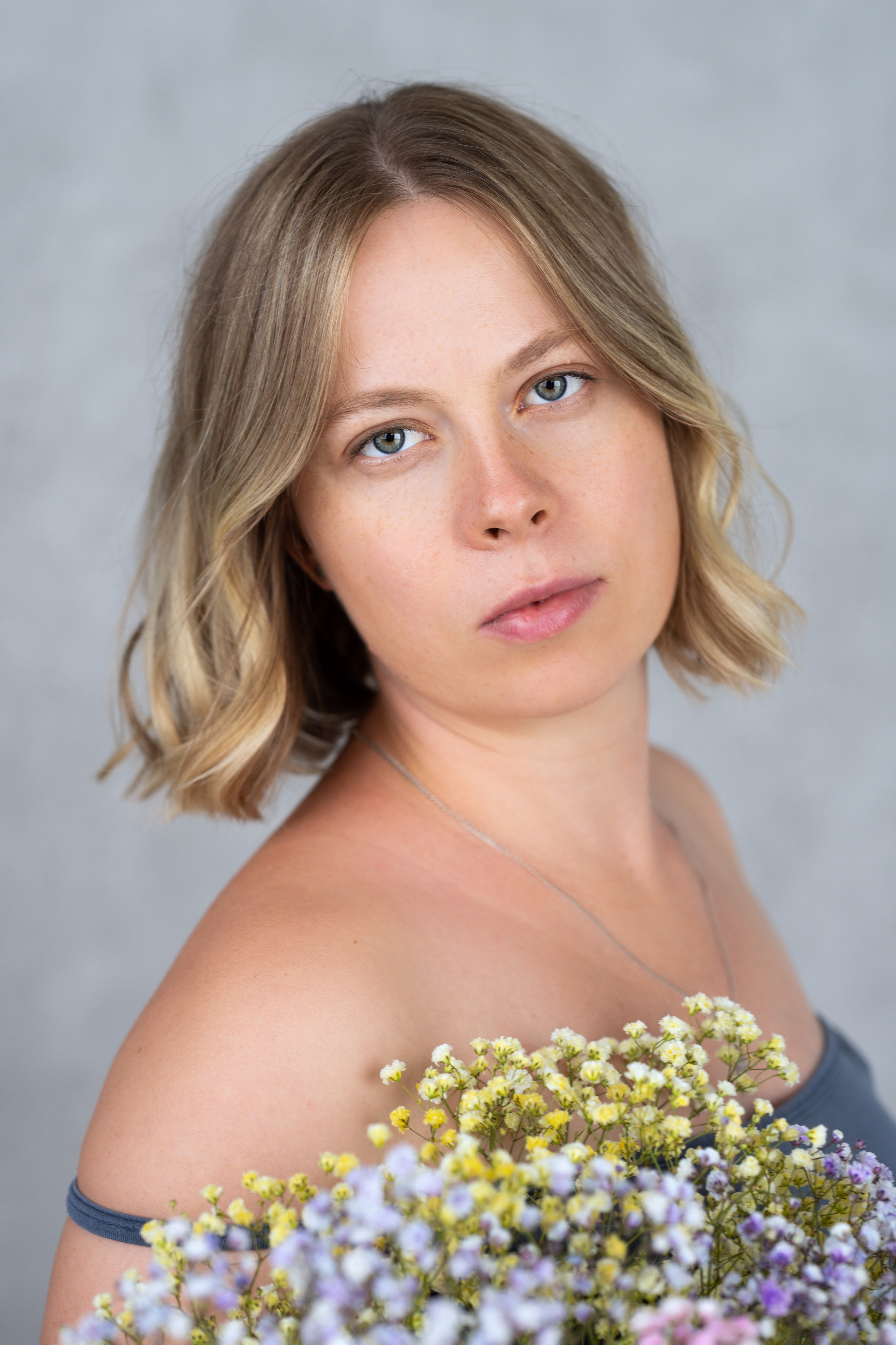 Студийная съёмка беременной девушки