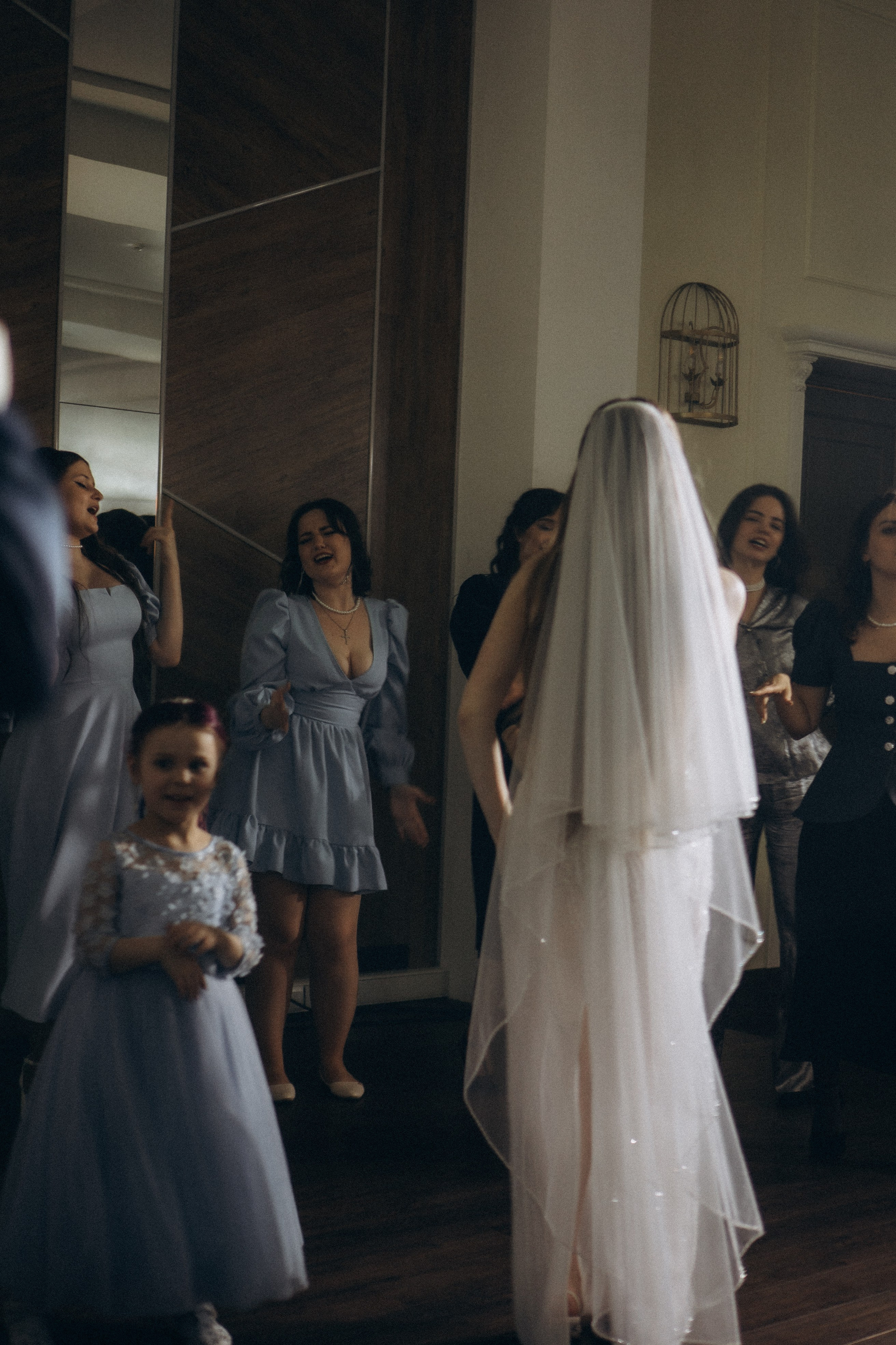 СВАДЕБНАЯ СЬЕМКА СБОРОВ В ОТЕЛЕ И ВЫЕЗД НА ЦЕРЕМОНИЮ (СНЯТО В СИБИРЕ В НИЖНЕВАРТОВСКЕ). Профессиональный фотограф, Санкт-Петербург — Виктория Богомолова