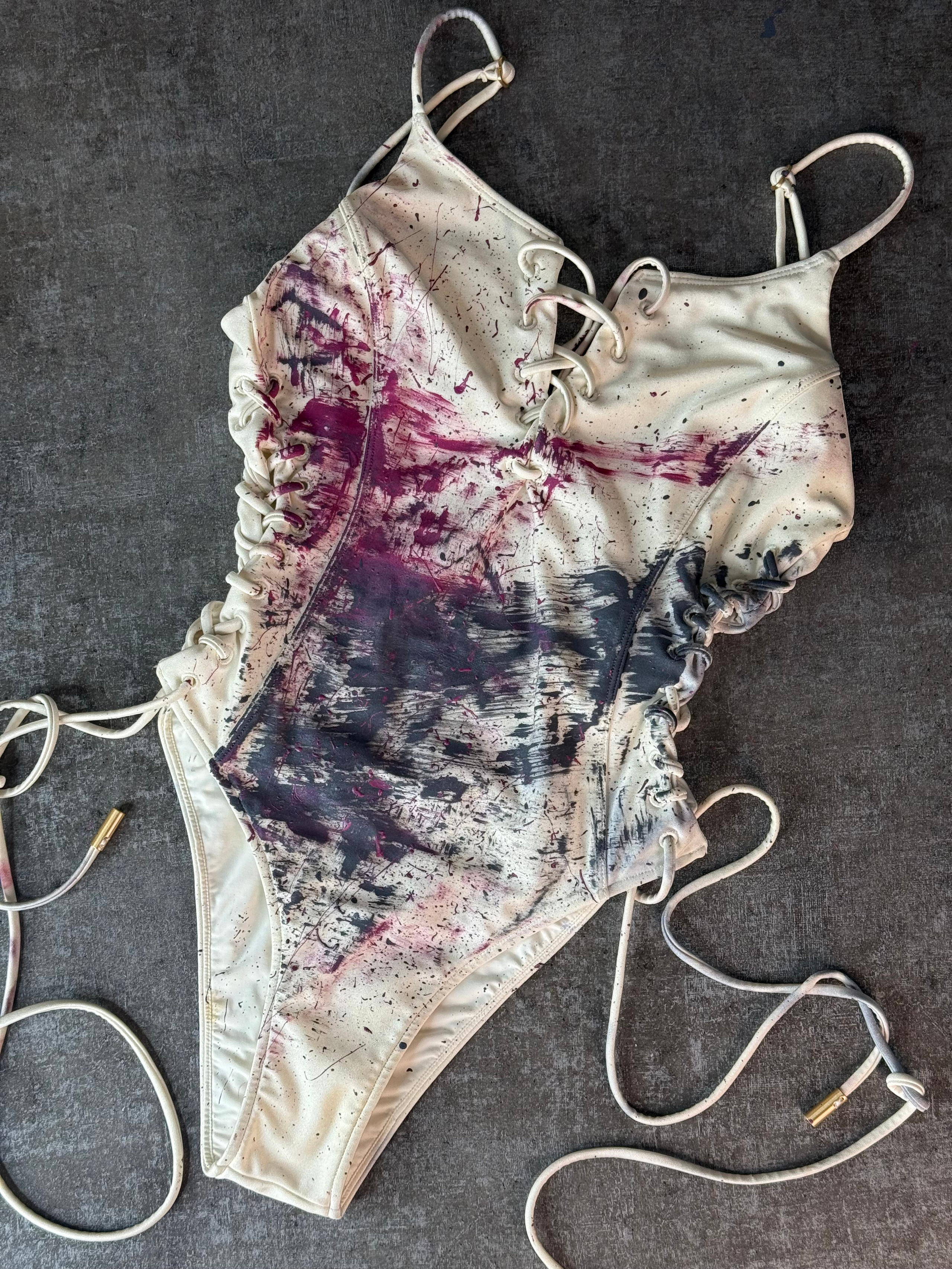 Роспись одежды. Художник интерьерных картин на заказ в Москве Nadi_Korchagina