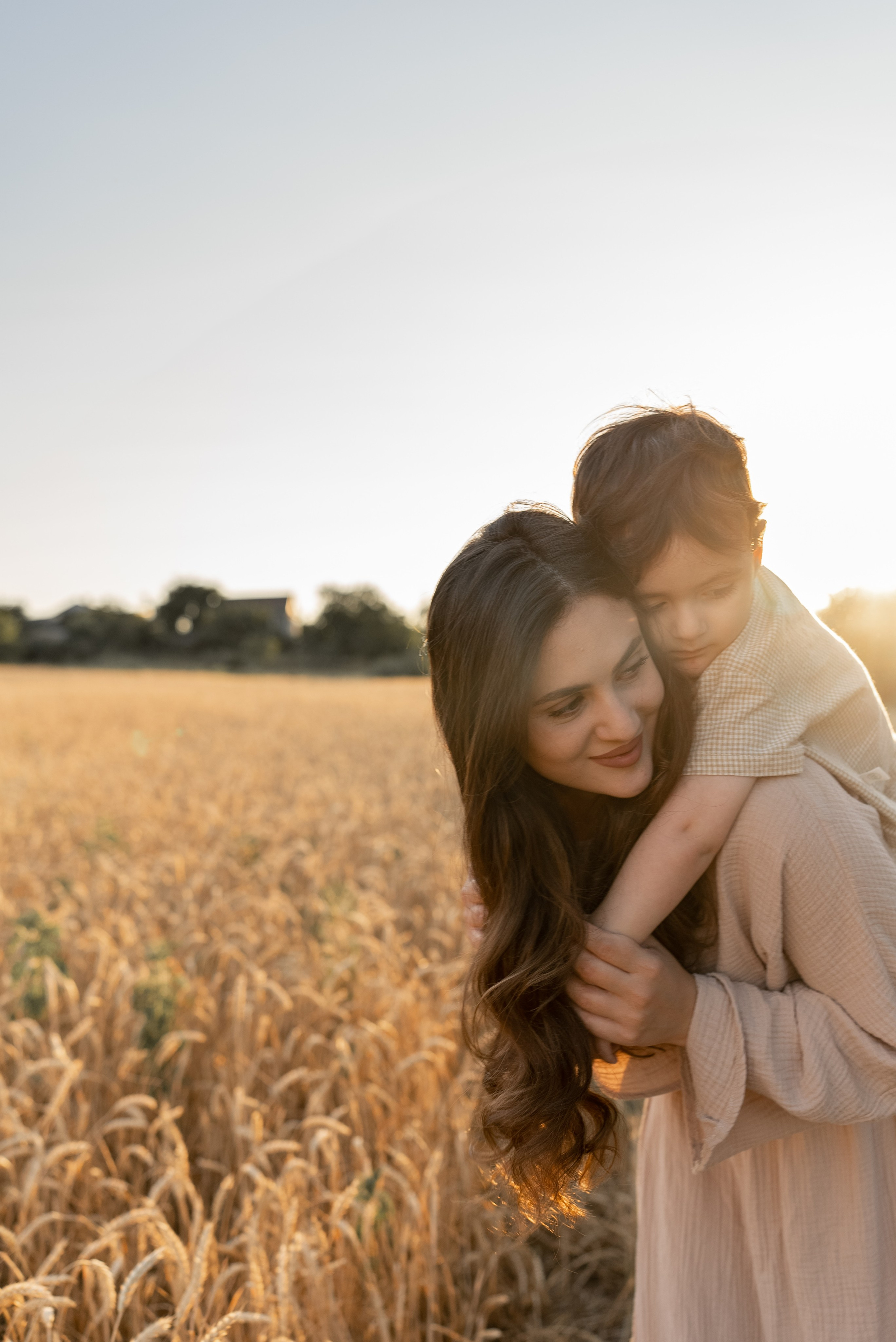 Семейная фотосессия в поле. Семейный фотограф и видеограф Алёна Ким