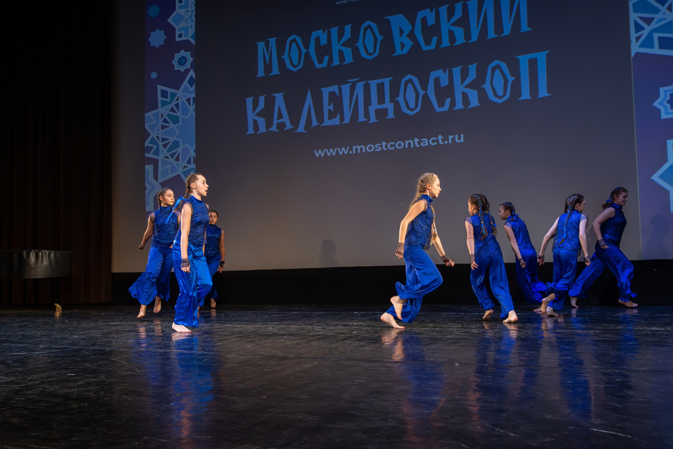 Съемка школьных репортажей в Москве. Семейный и женский фотограф в Москве Надежда Воробьева