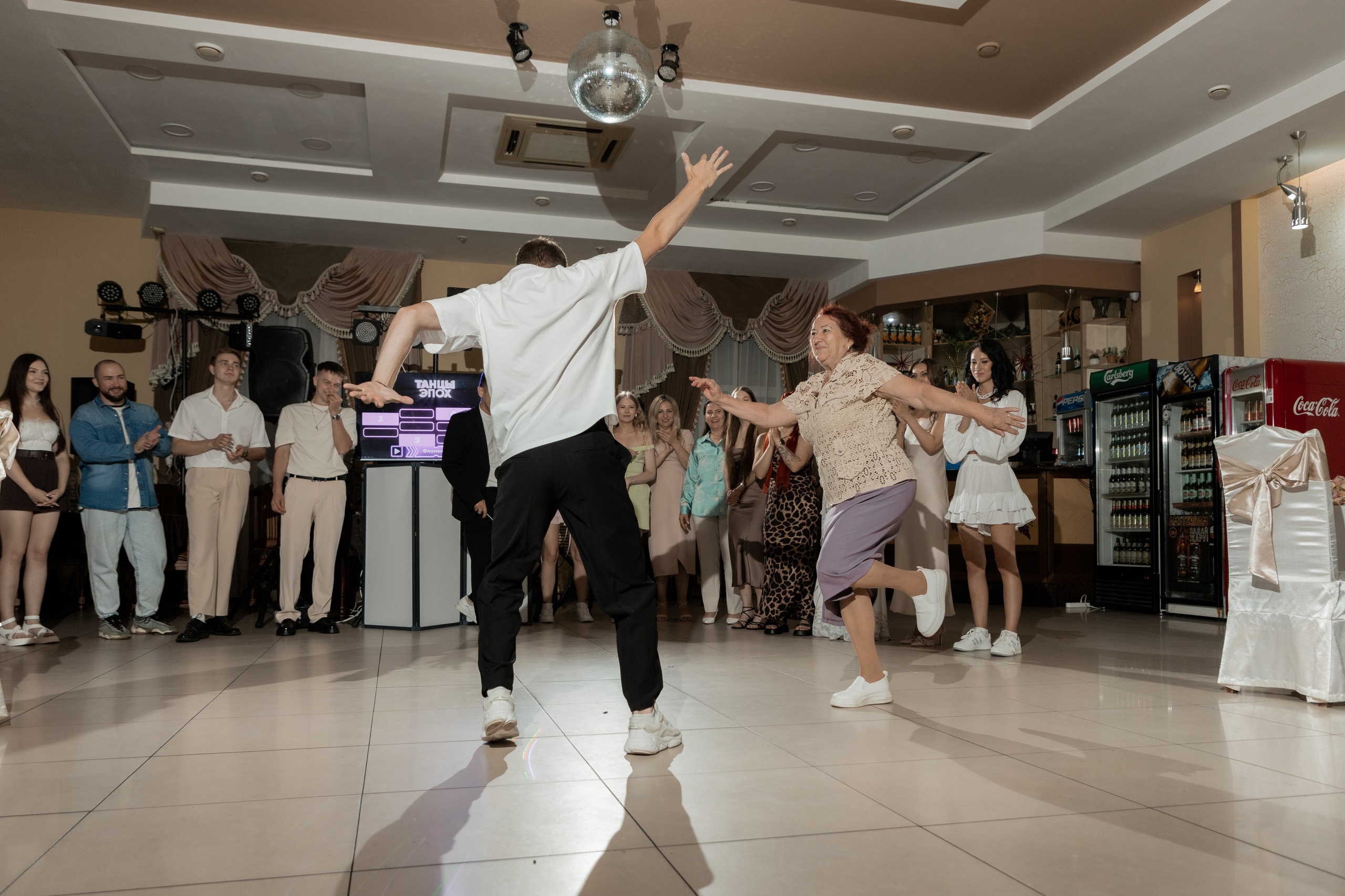 Роман и Александра (банкет). Свадебный фотограф Ангелина Сунгатулина | Саратов | Балаково | Вольск
