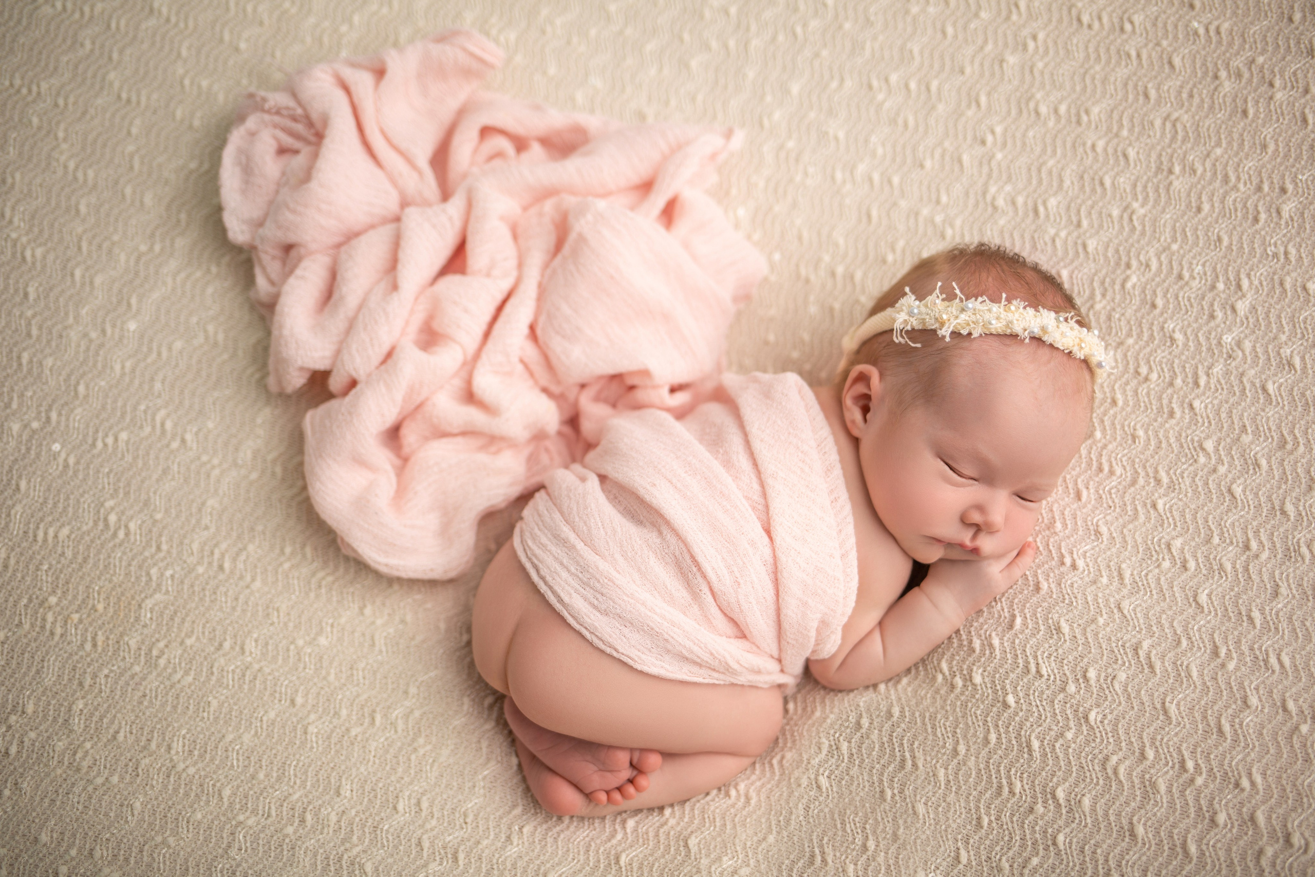 Ньюборн девочки. Фотограф новорожденных, семейный, детский фотограф в Москве и Московской области