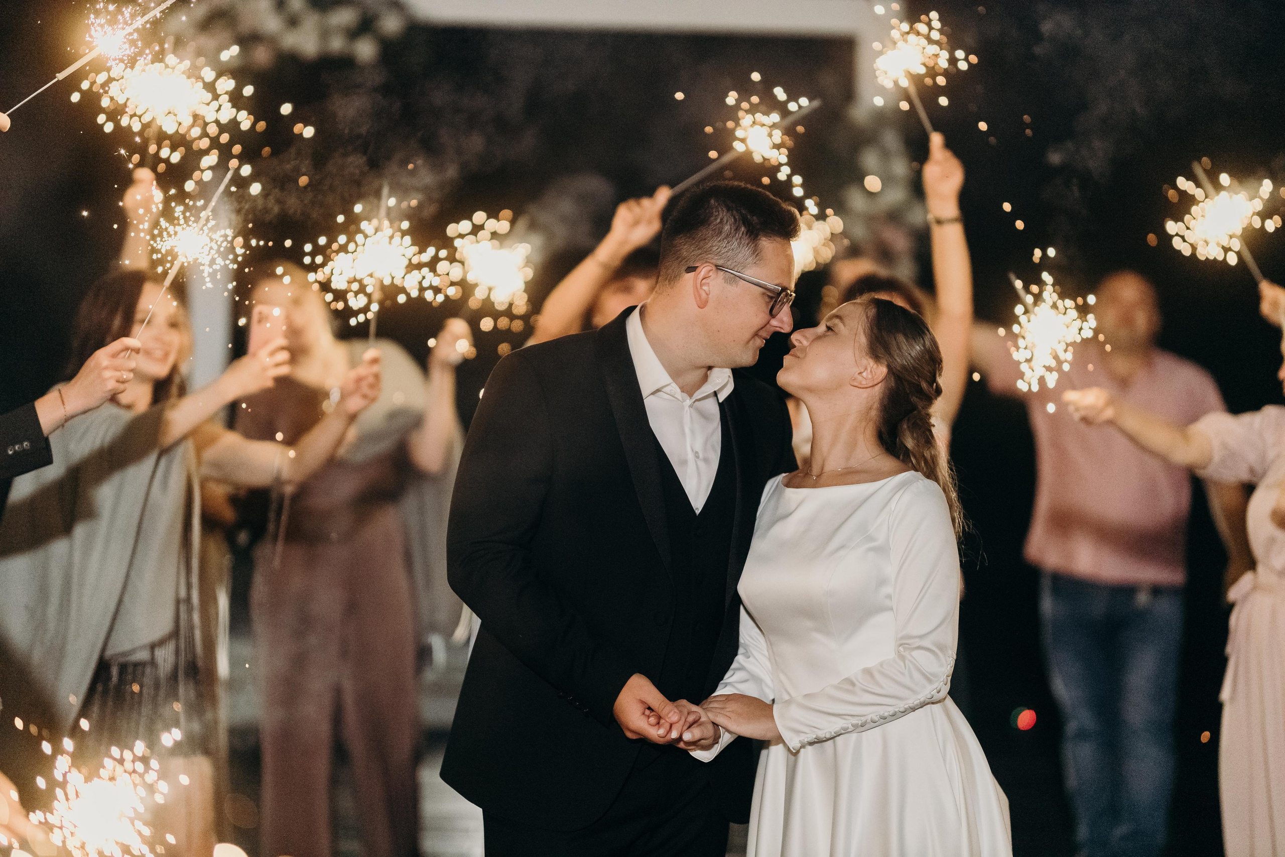 свадебный организатор красноярск, организатор красноярск, организатор свадьбы красноярск, свадьба под ключ красноярск, свадебная концепция, свадебный фотограф красноярск, встреча жениха и невесты, свадебный банкет, ресторан для свадьбы красноярск, стрелковый комплекс кубеково, постановка танца красноярск, свадебный танец красноярск, бенгальские огни на свадьбу