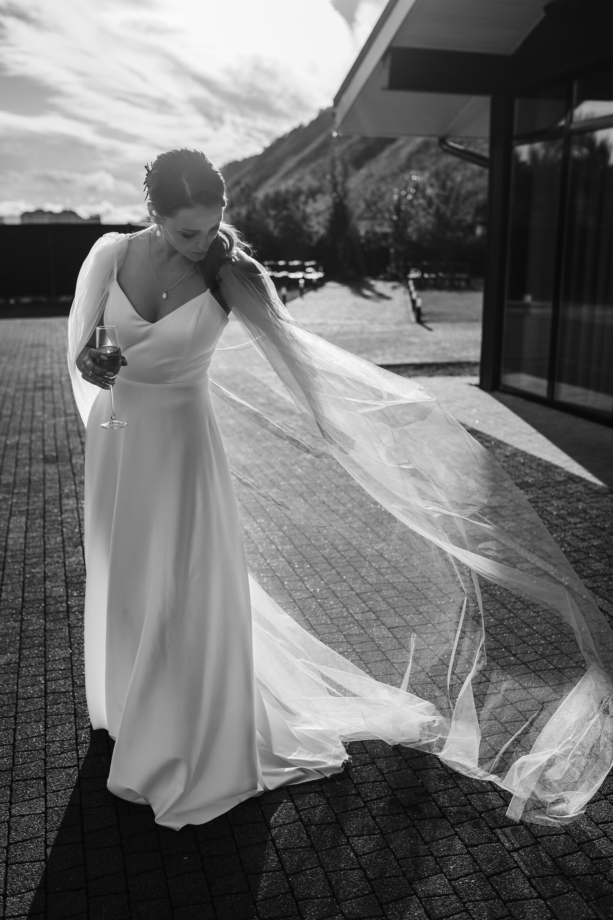 свадебный организатор красноярск, организатор красноярск, организатор свадьбы красноярск, свадьба под ключ красноярск, оформление свадьбы красноярск, свадебный декор, лесная свадьбы красноярск, выездная церемония красноярск, выход жениха и невесты, свадебная церемония, невеста, фата красноярск, свадебное платье красноярск