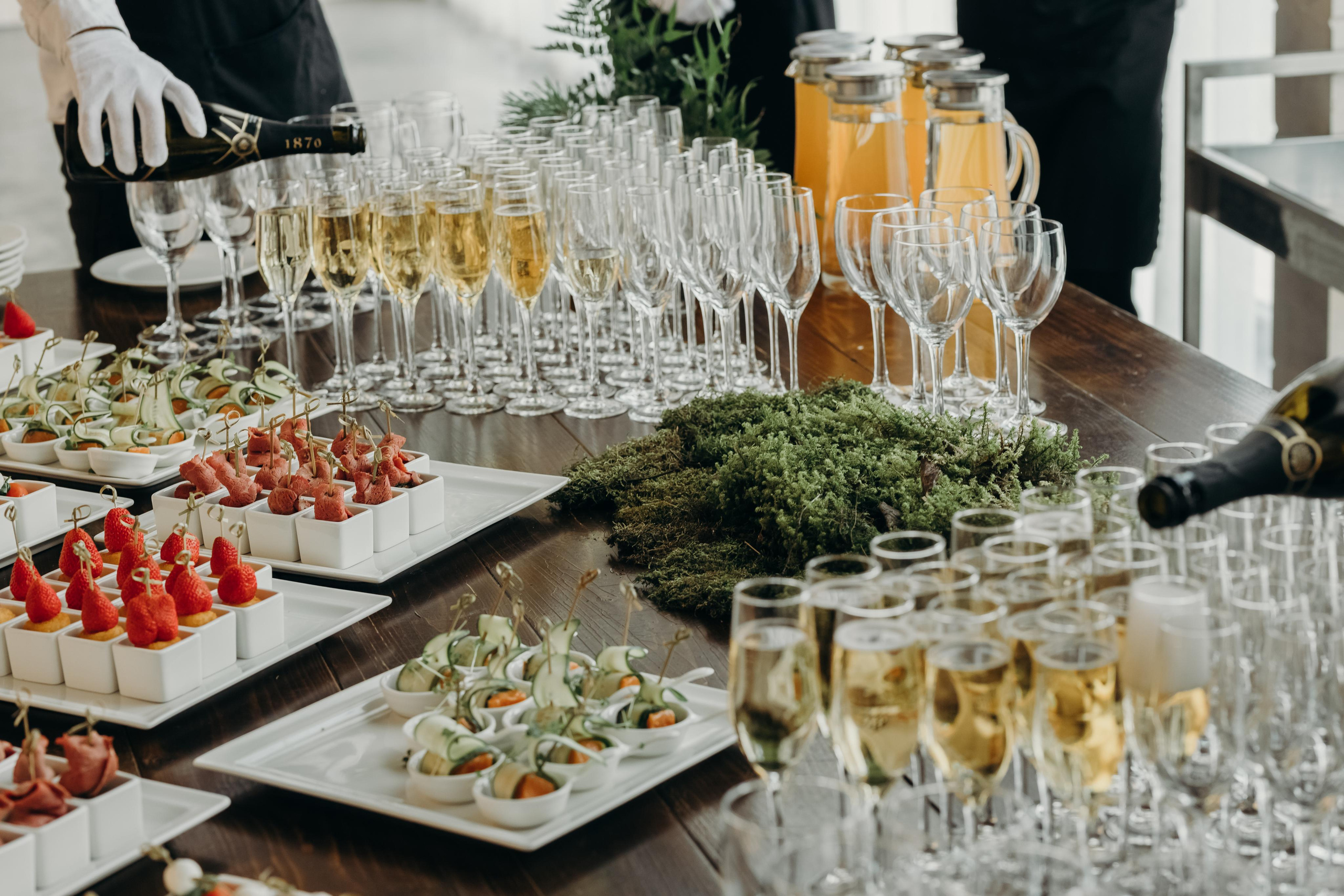 свадебный организатор красноярск, организатор красноярск, организатор свадьбы красноярск, свадьба под ключ красноярск, дом событий сосны, кейтеринг красноярск, фуршет красноярск, угощения на свадьбу