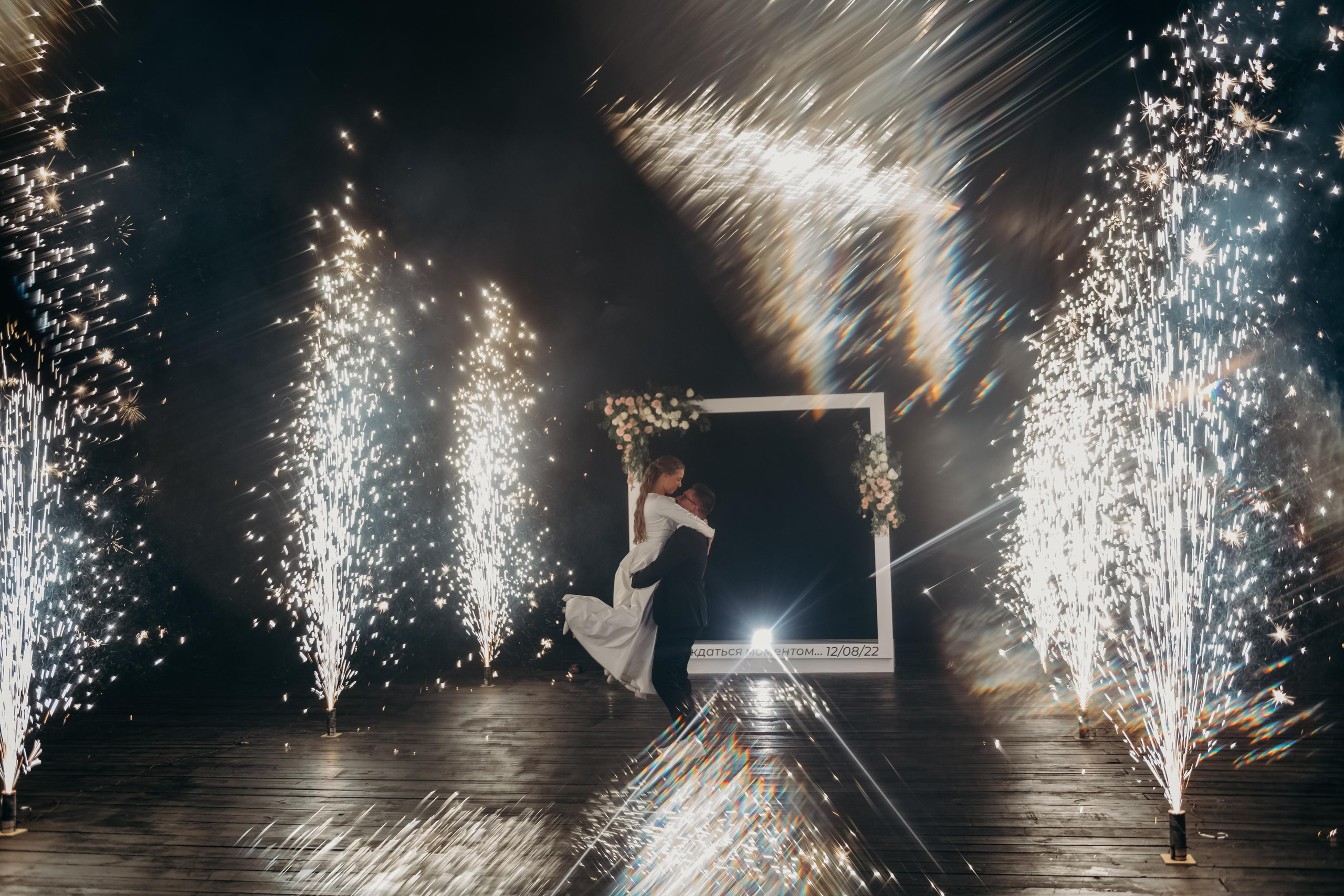 свадебный организатор красноярск, организатор красноярск, организатор свадьбы красноярск, свадьба под ключ красноярск, свадебная концепция, свадебный фотограф красноярск, встреча жениха и невесты, свадебный банкет, ресторан для свадьбы красноярск, стрелковый комплекс кубеково, постановка танца красноярск, свадебный танец красноярск, свадебный банкет красноярск, холодные фонтаны красноярск, пиротехника красноярск, салют на свадьбу красноярск