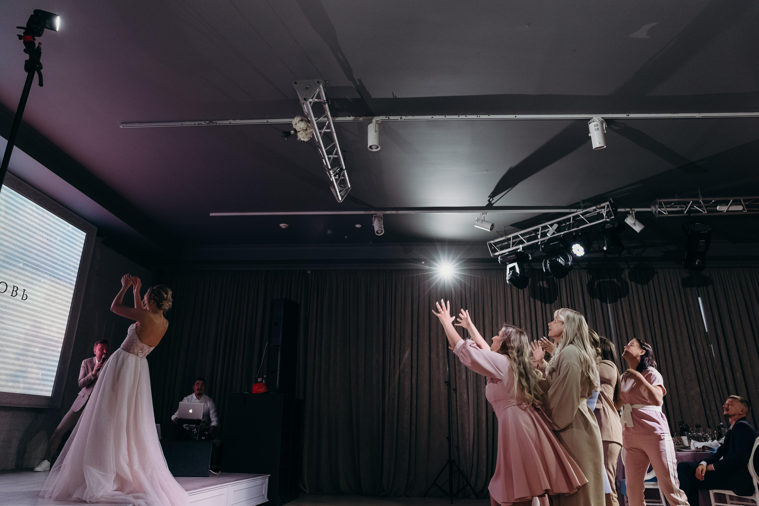 свадьба красноярск, свадебный организатор красноярск, организатор красноярск, организатор свадьбы красноярск, свадебный банкет, букет невесты,  подружки невесты, свадебное агентство красноярск, свадьба под ключ красноярск