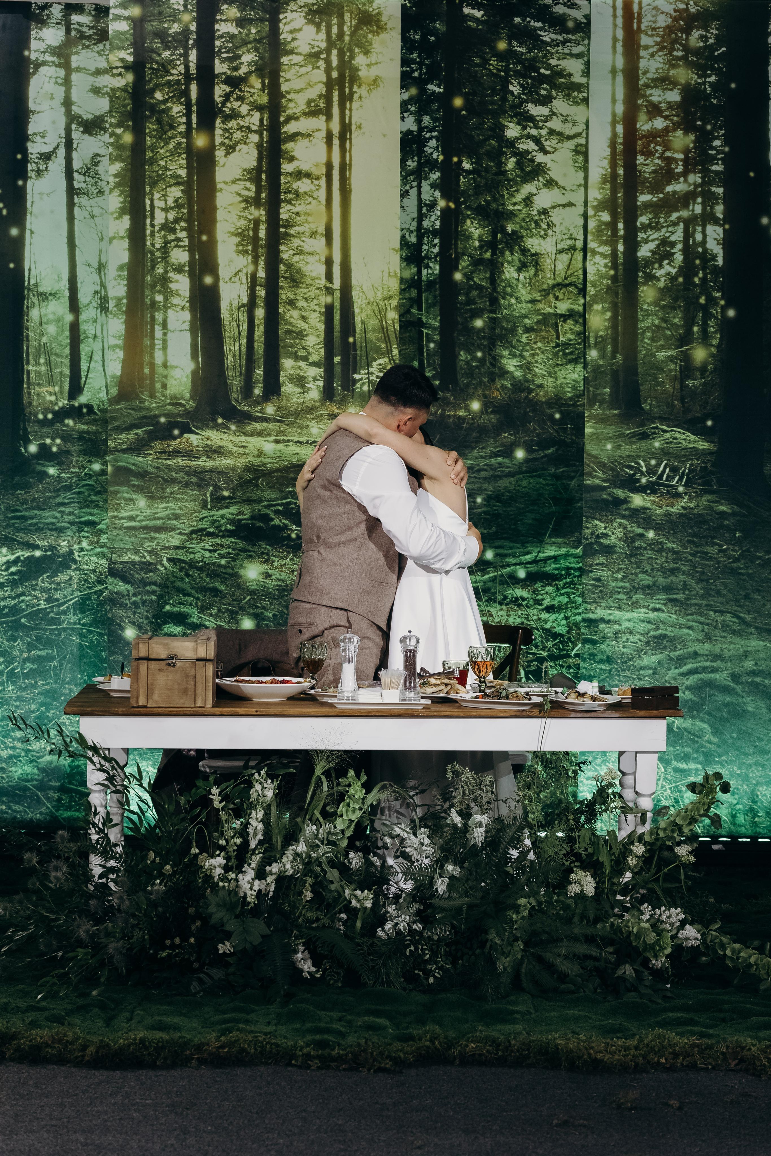 свадебный организатор красноярск, организатор красноярск, организатор свадьбы красноярск, свадьба под ключ красноярск, оформление свадьбы красноярск, свадебный декор, свадебная арка красноярск, лесная свадьбы красноярск, ресторан для свадьбы красноярск, дом событий сосны, первый танец молодых, тяжелый дым красноярск, постановка танца красноярск