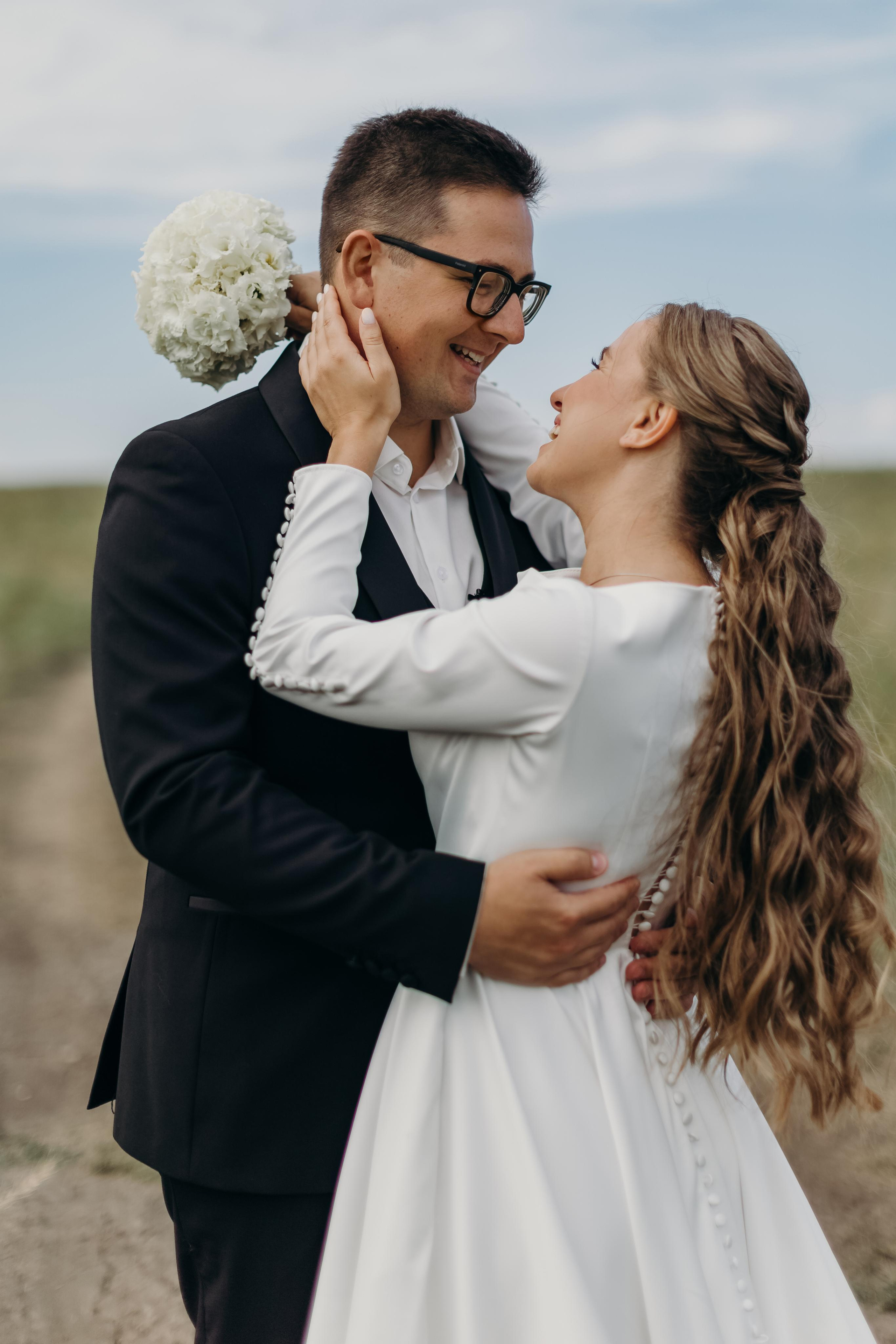 свадебный организатор красноярск, организатор красноярск, организатор свадьбы красноярск, свадьба под ключ красноярск, свадебная лавстори, свадебная концепция, жених красноярск, костюм жениха красноярск, букет невесты