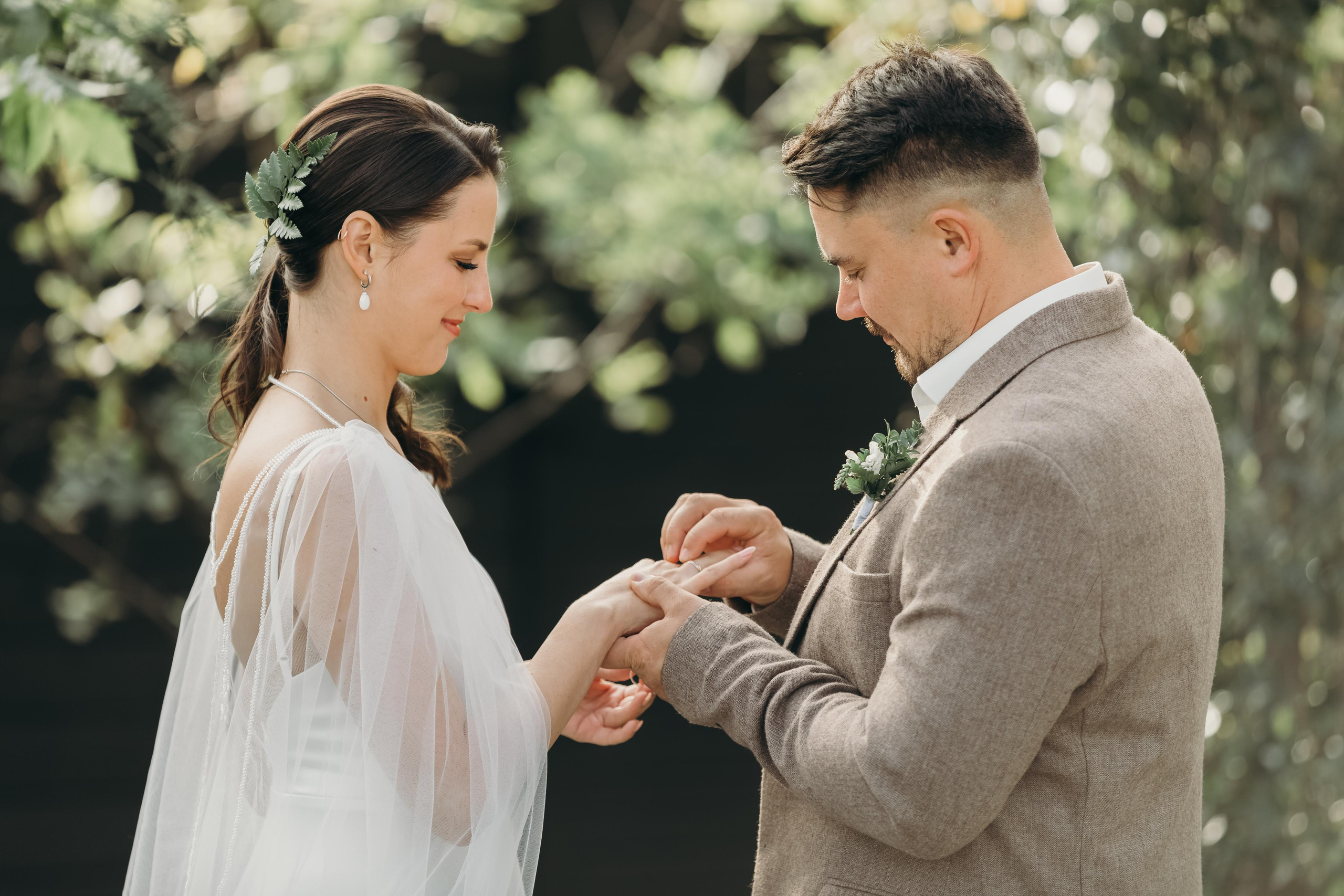 свадебный организатор красноярск, организатор красноярск, организатор свадьбы красноярск, свадьба под ключ красноярск, оформление свадьбы красноярск, свадебный декор, свадебная арка красноярск, лесная свадьбы красноярск, выездная церемония красноярск, выход жениха и невесты, свадебная церемония, обмен кольцами