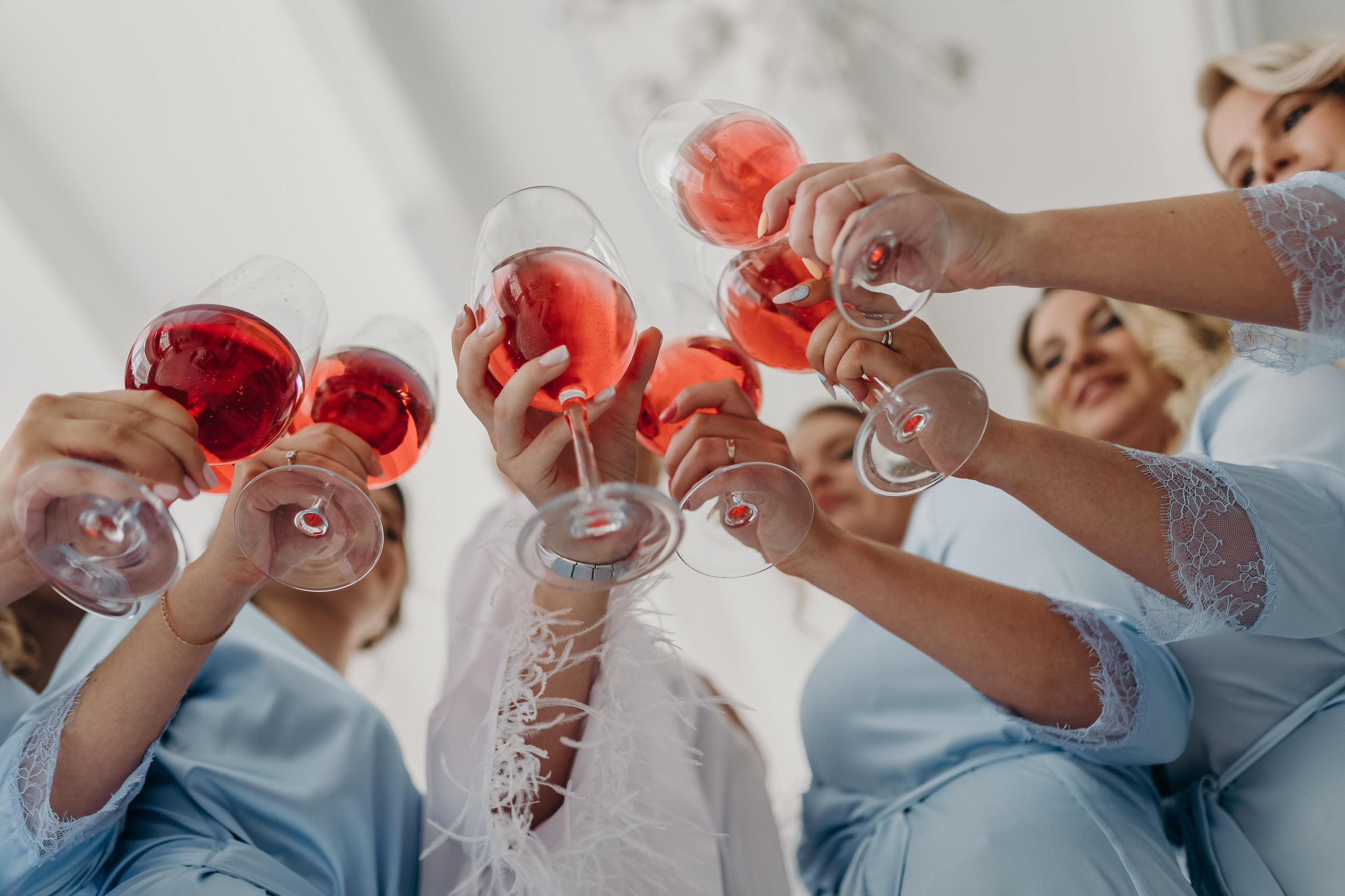 утро невесты, утро невесты красноярск, невеста красноярск, сборы невесты, невеста с подружками, подружки невесты, фотосессия невесты, свадебный организатор красноярск, свадебное агентство красноярск, свадьба под ключ красноярск